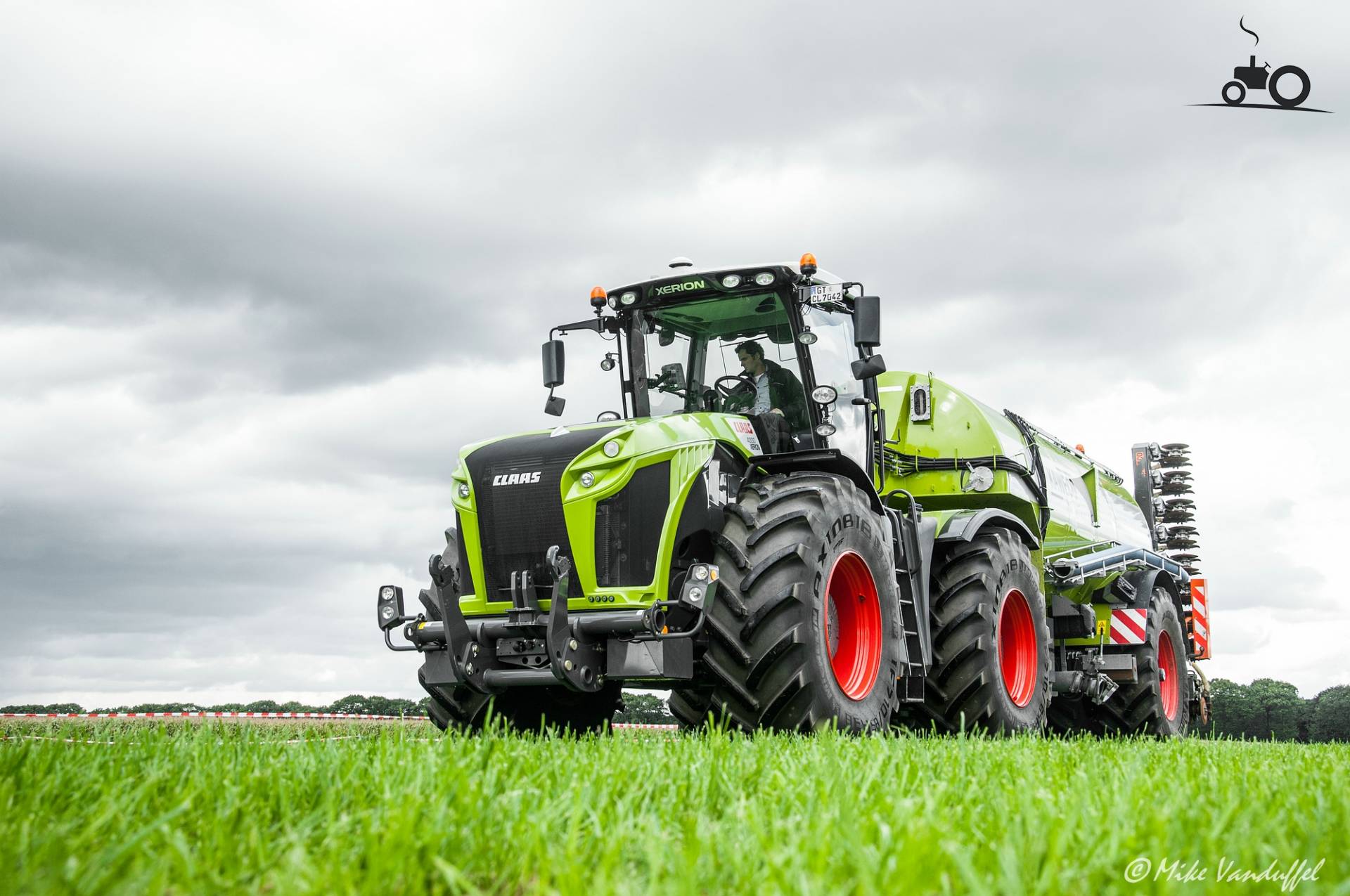 Foto Claas Xerion 4000 933841 8378