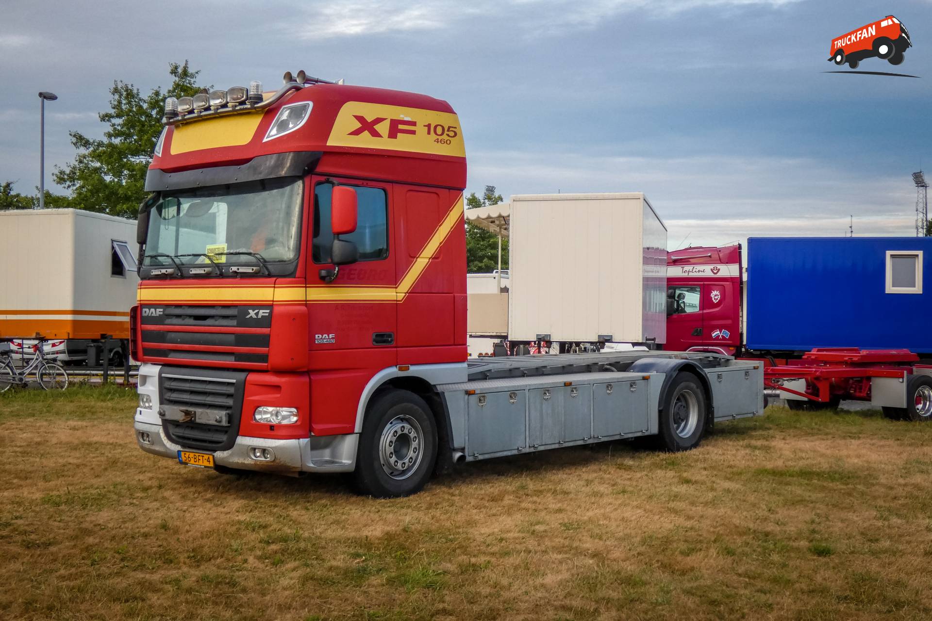 Foto DAF XF105 Van Kermis