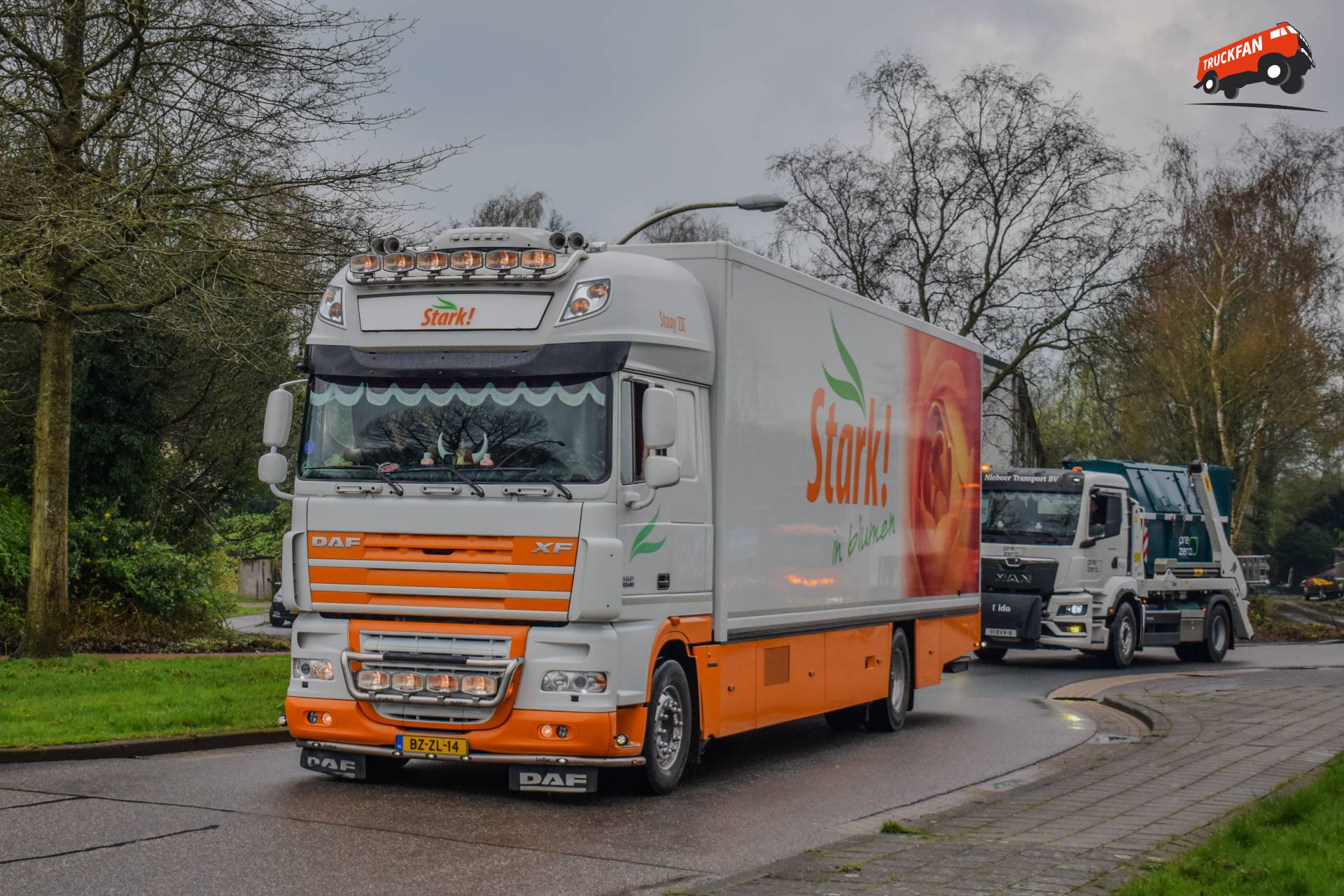 Stark in Blumen Van Starkenburg & zonen B.V. - TruckFan NL
