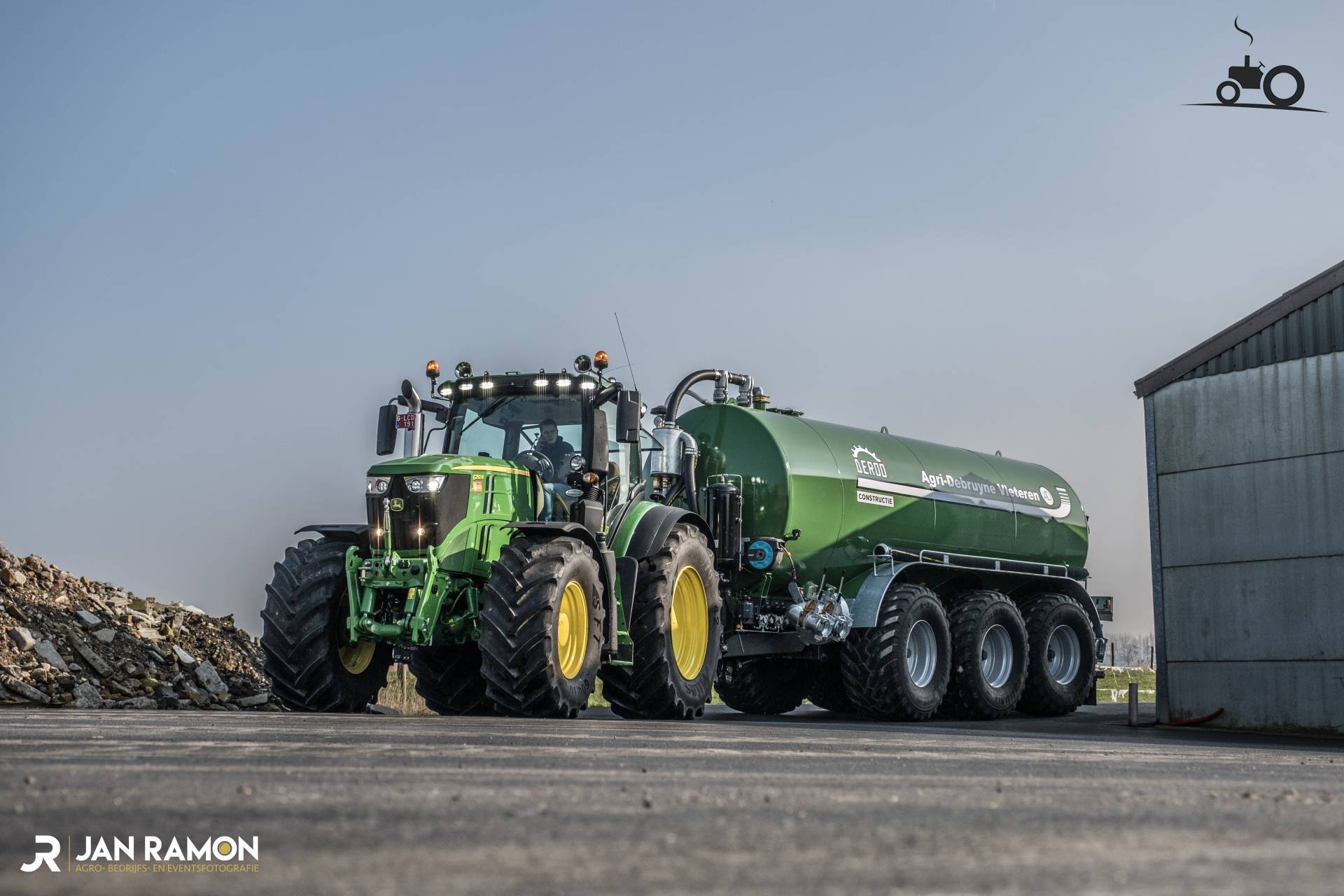 Deroo Mesttank Fanclub - Specificaties, Foto's, Reviews & Forum