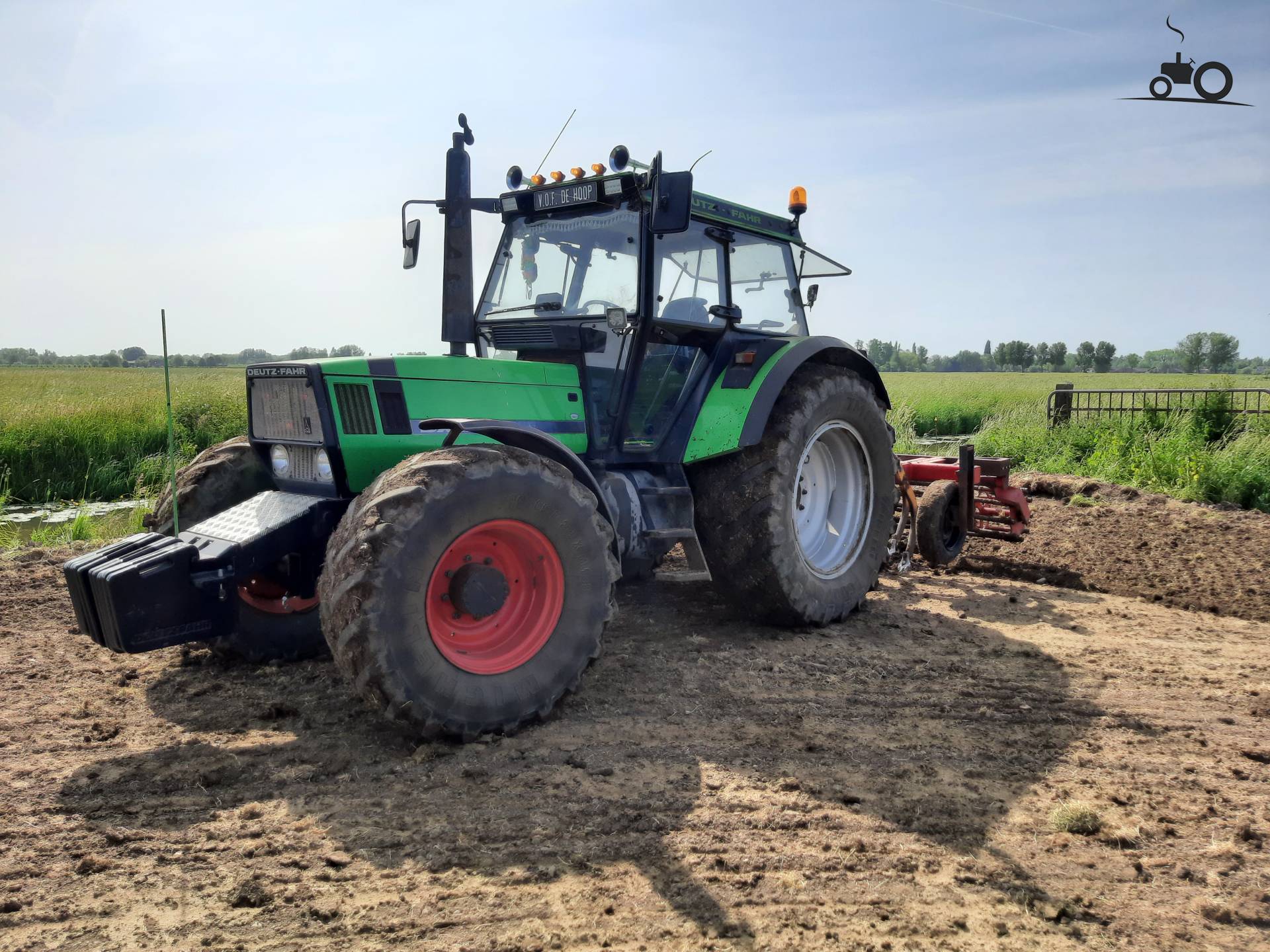 Foto Deutz-Fahr DX 6.05 #1529679