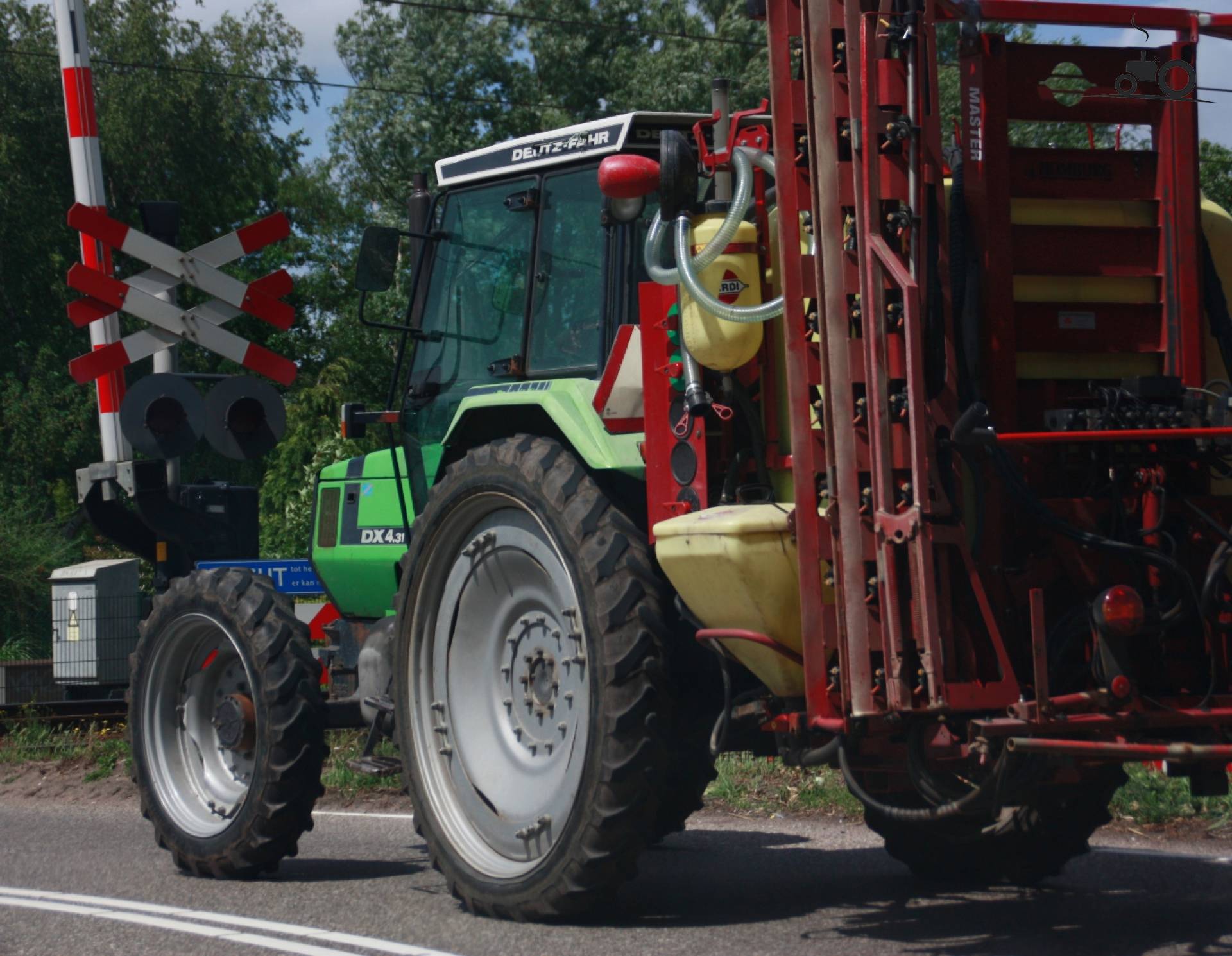 Foto DeutzFahr DX 4.31 503077