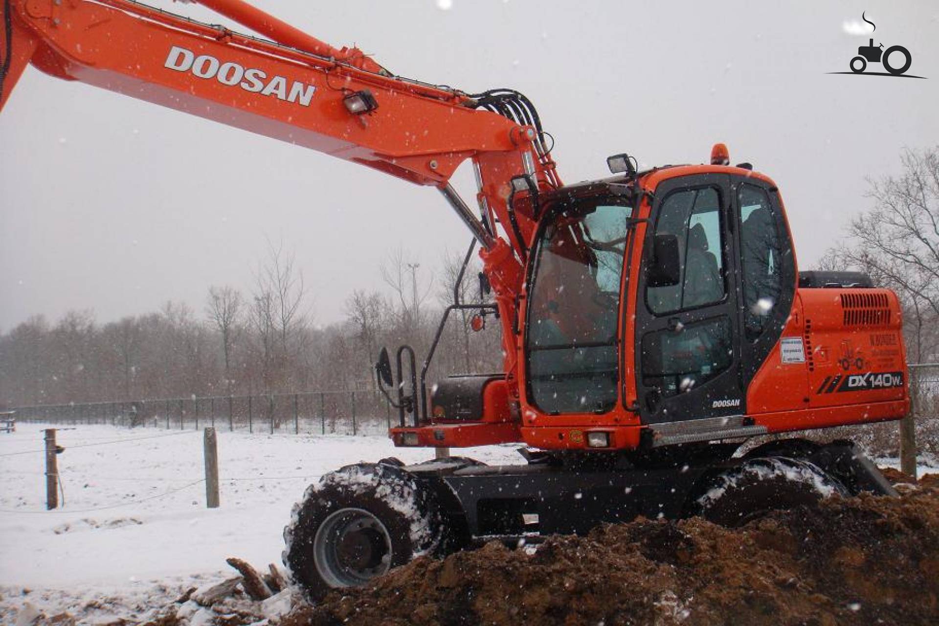 Doosan DX140W