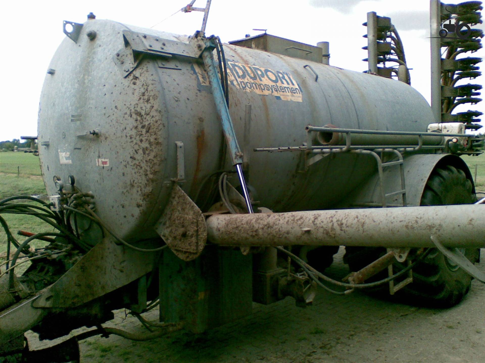 Duport Tank