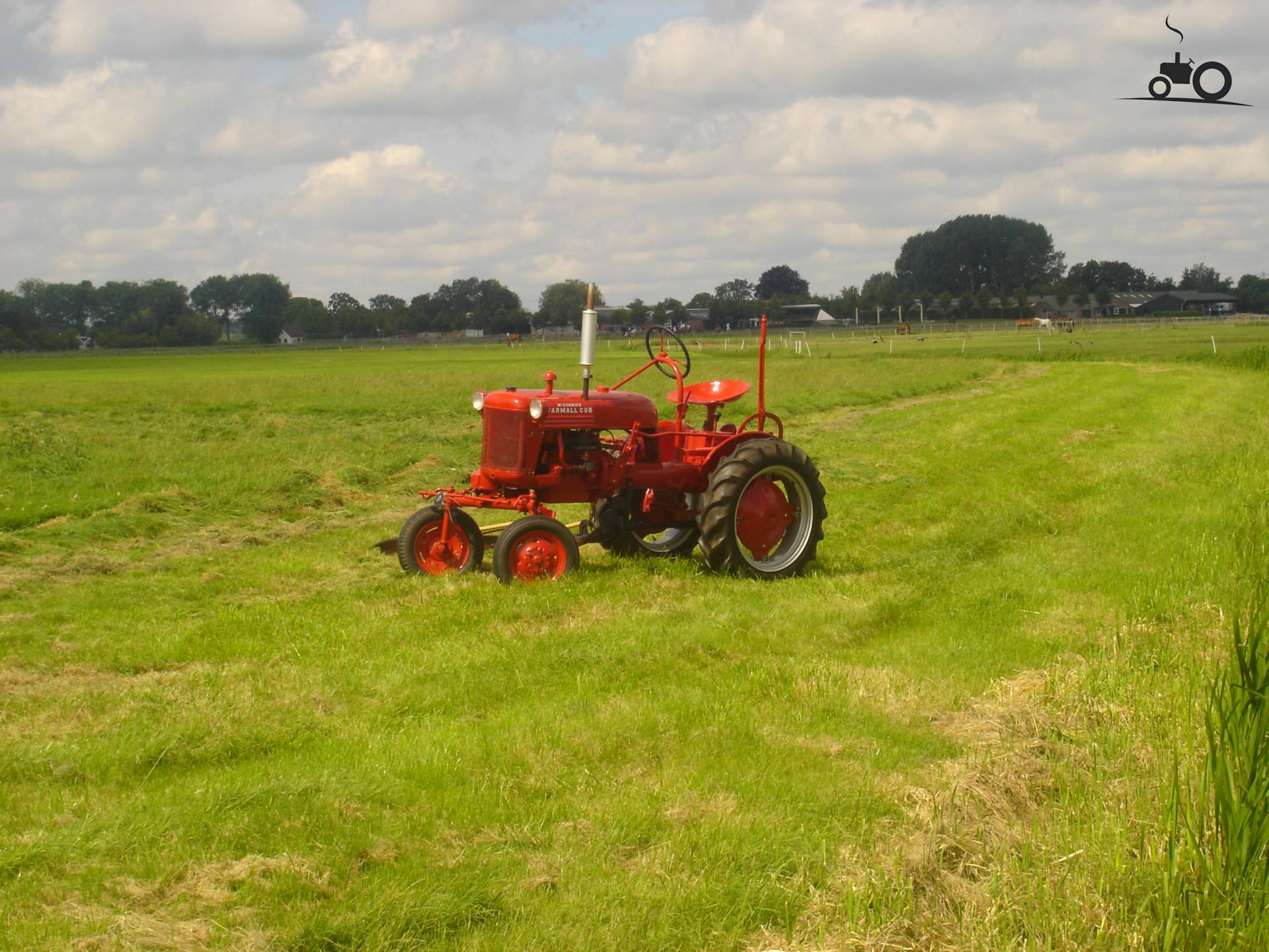 tractordata-farmall-h-tractor-photos-information