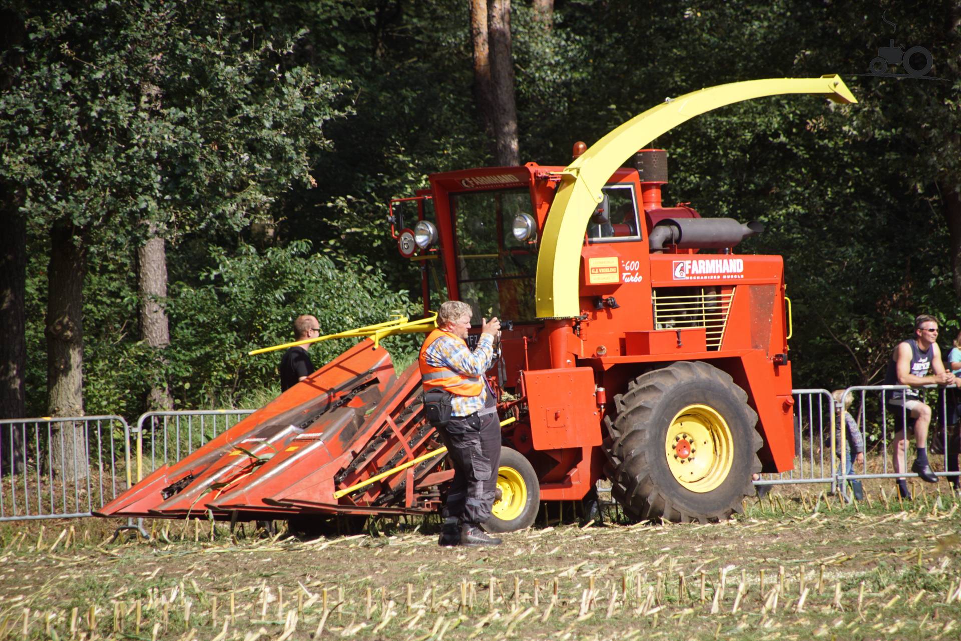 Farmhand - TractorFan