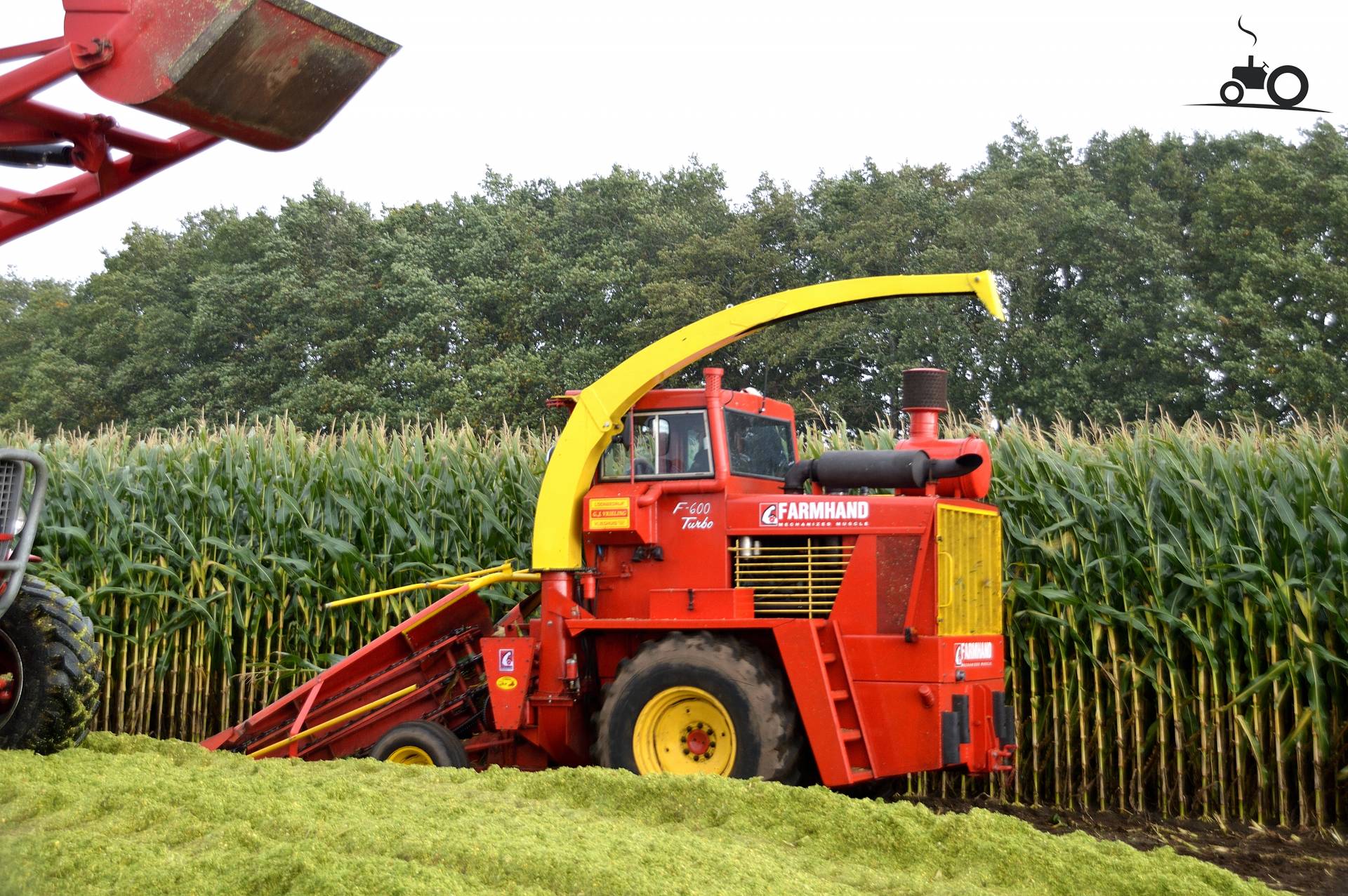 Farmhand - TractorFan