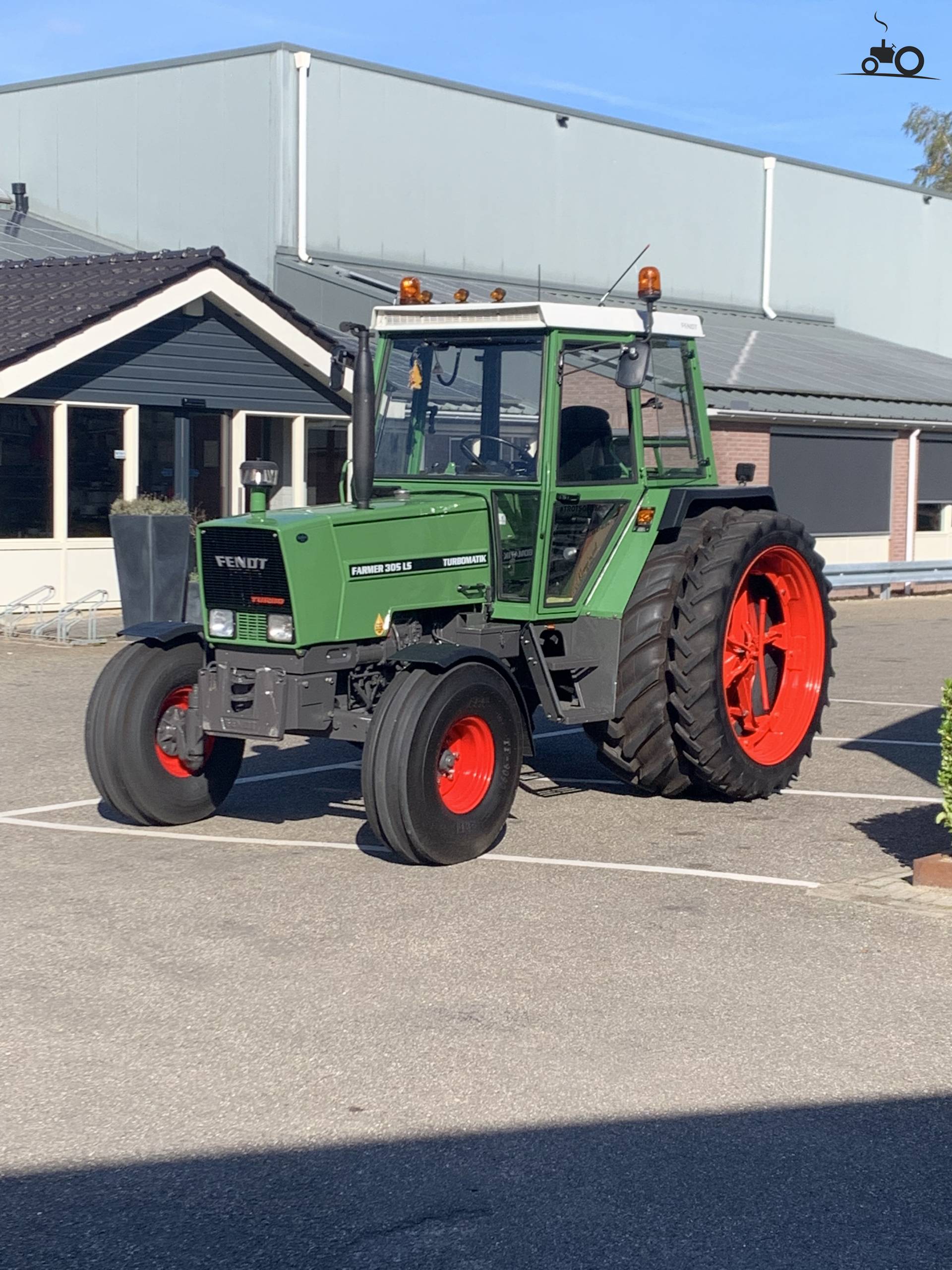 Foto Van Fendt 305LS Van 1984