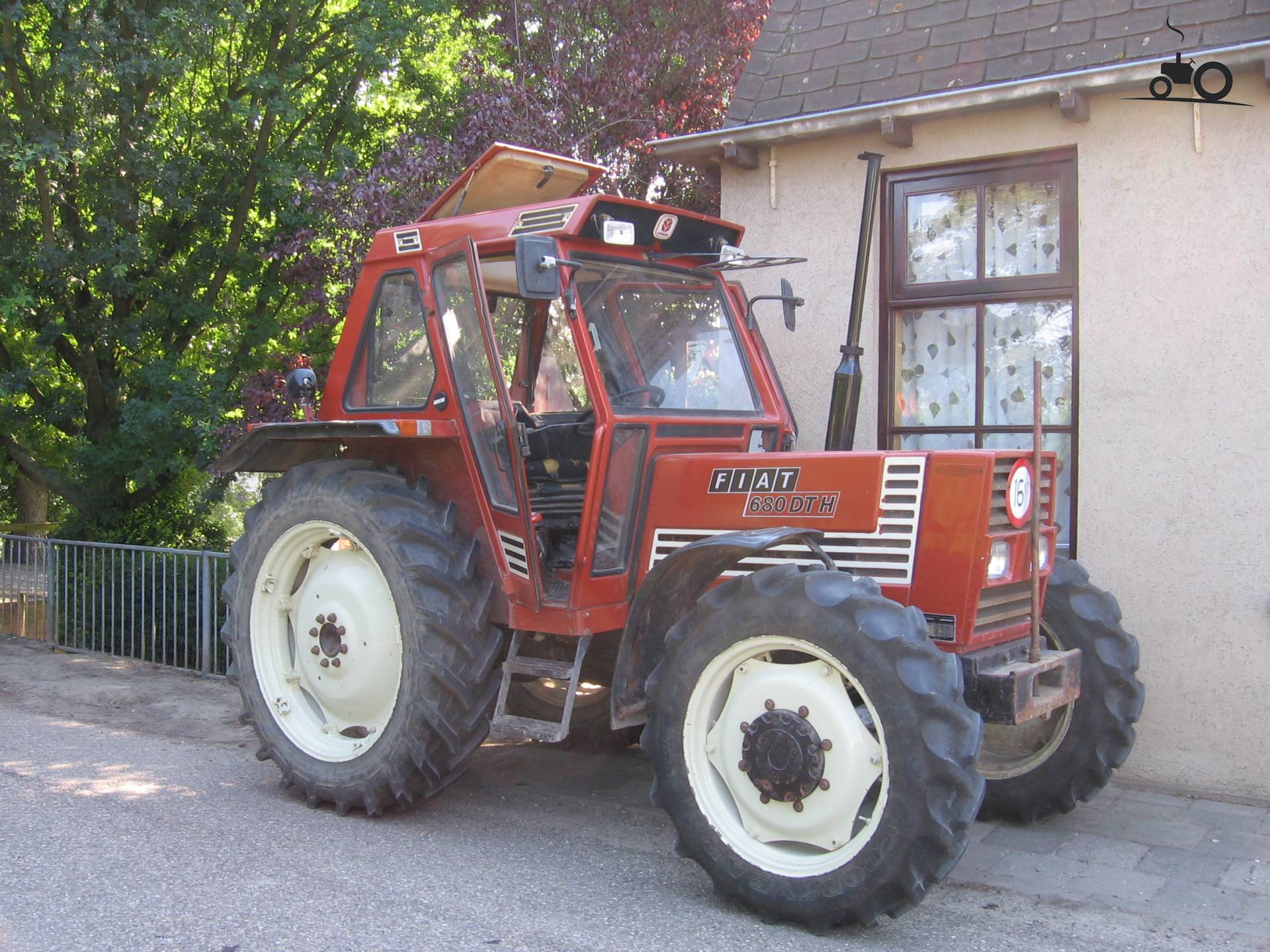 Fiat 680 DT Traktor bilde 28269