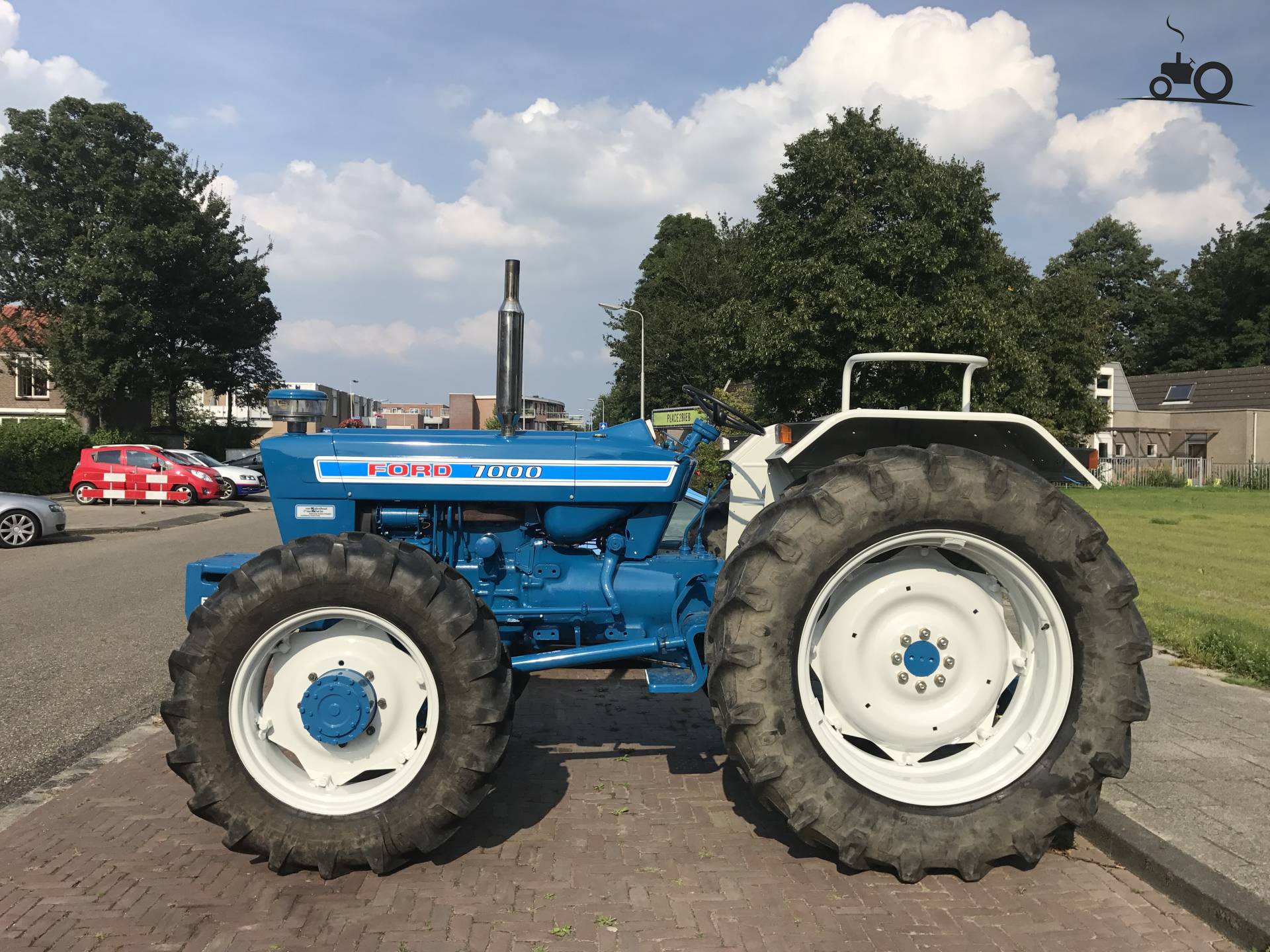 Foto Ford 7000 1182377 Foto Ford 7000 1182377