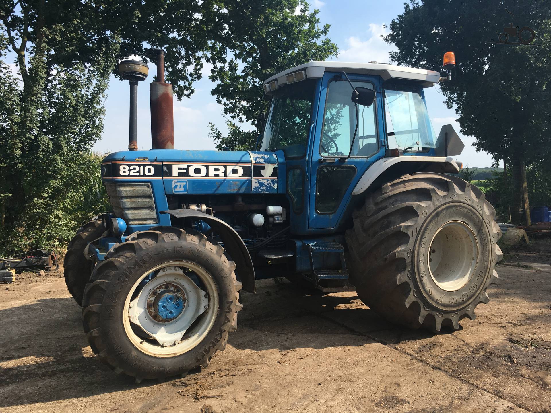 Ford 8210 - France - Tracteur image #1183772