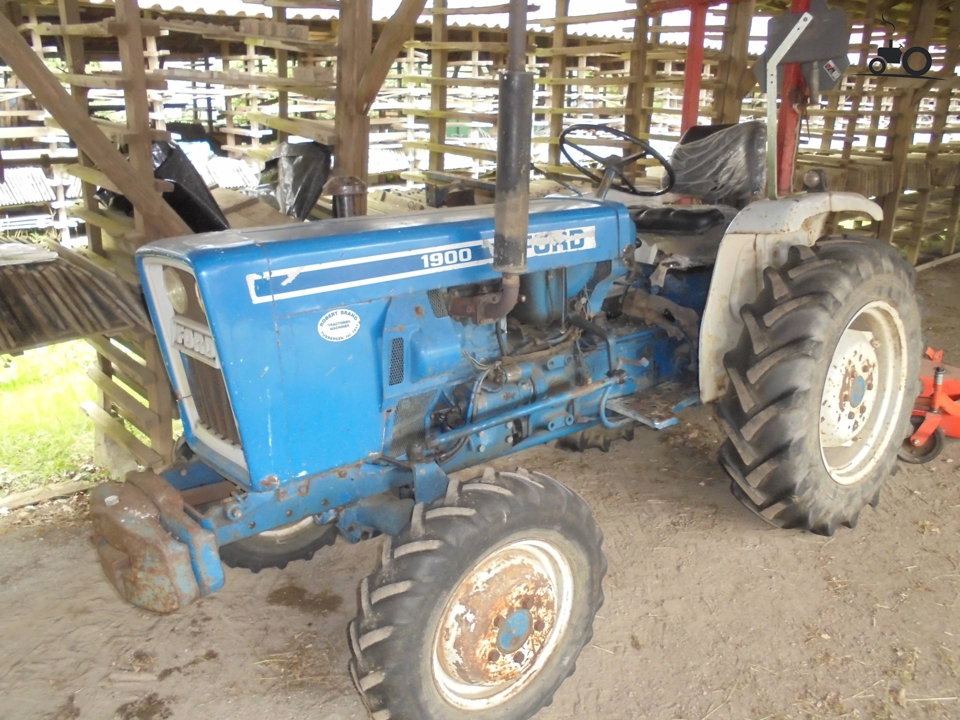 Ford 1900 4x4 tractor for sale