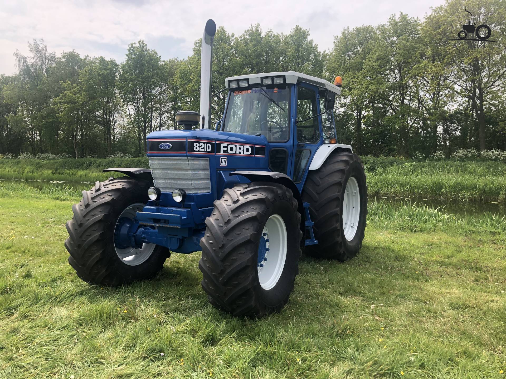 Ford 8210 - France - Tracteur image #1296704