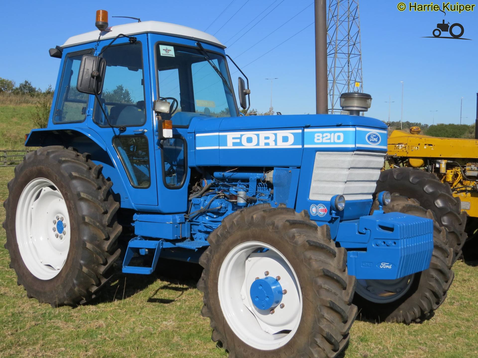 Ford 8210 - France - Tracteur image #1326819