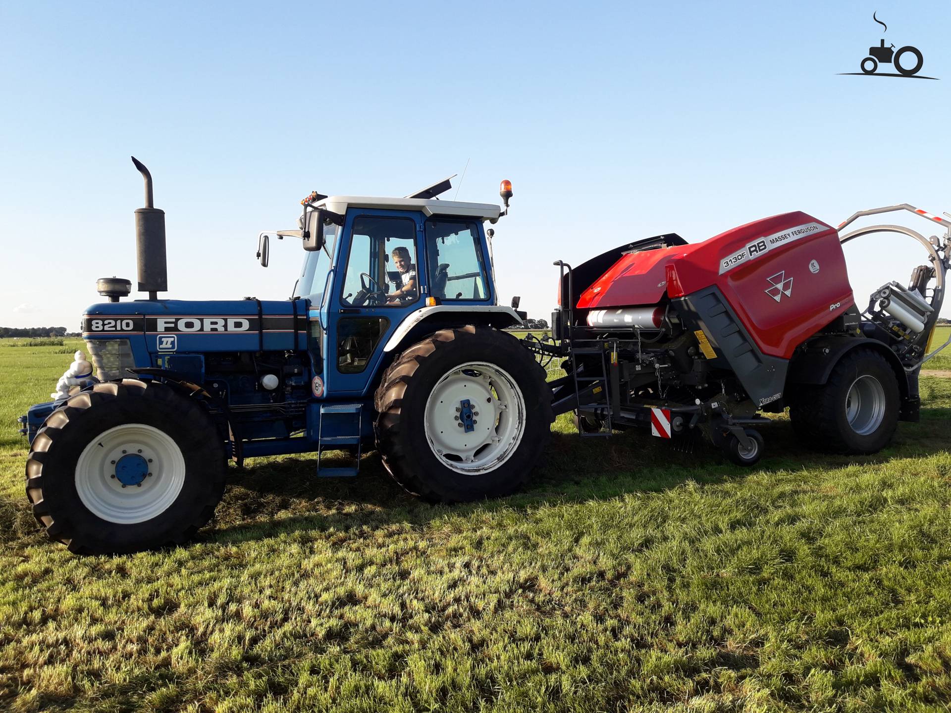 Ford 8210 - France - Tracteur image #1370064