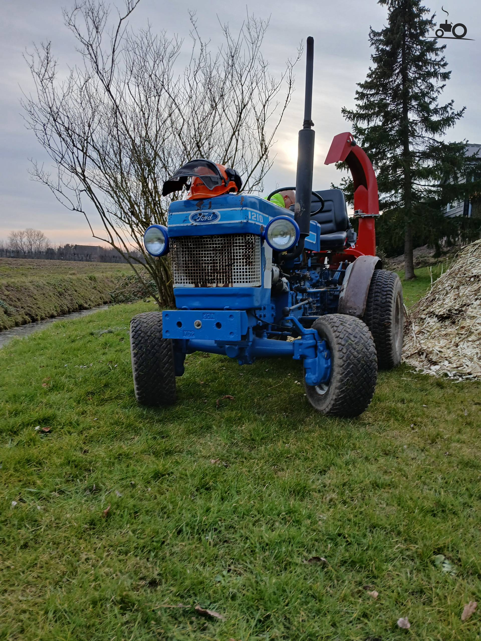 Ford 1210 - Nachrichten, Fotos & Videos - Seite 1