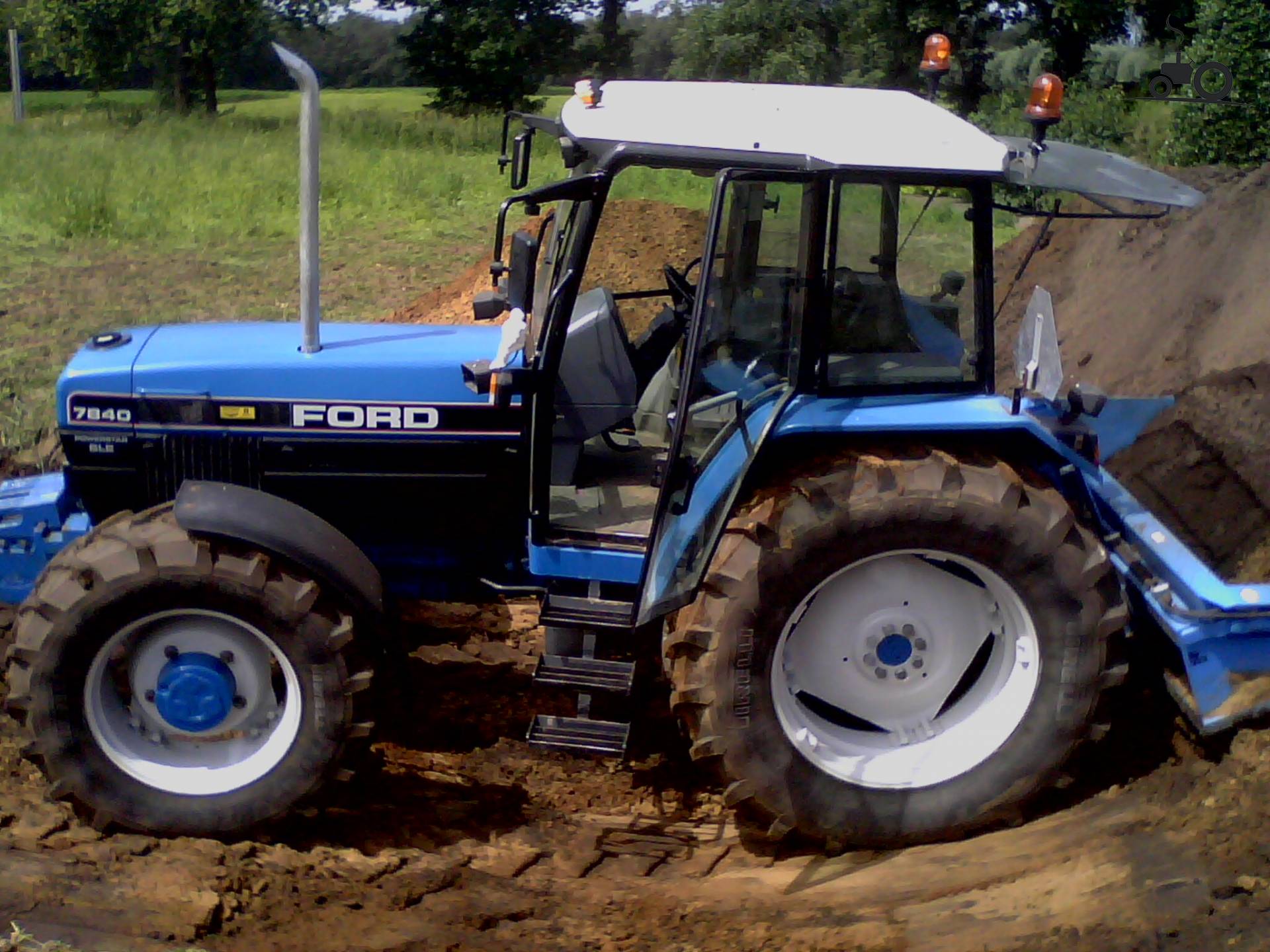 foto-ford-7840-658228