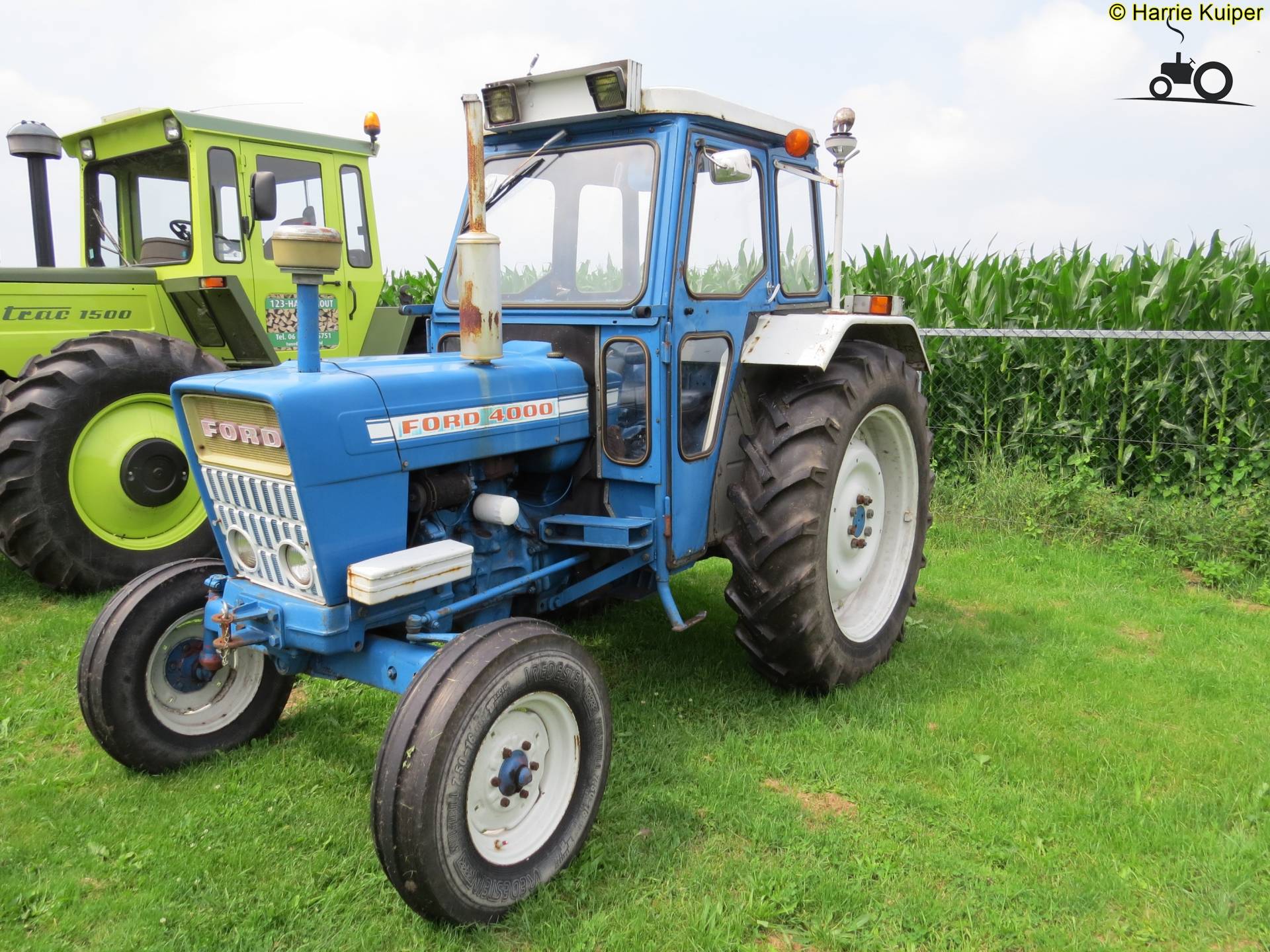 Ford 4000 Schweiz Traktor Foto 975113