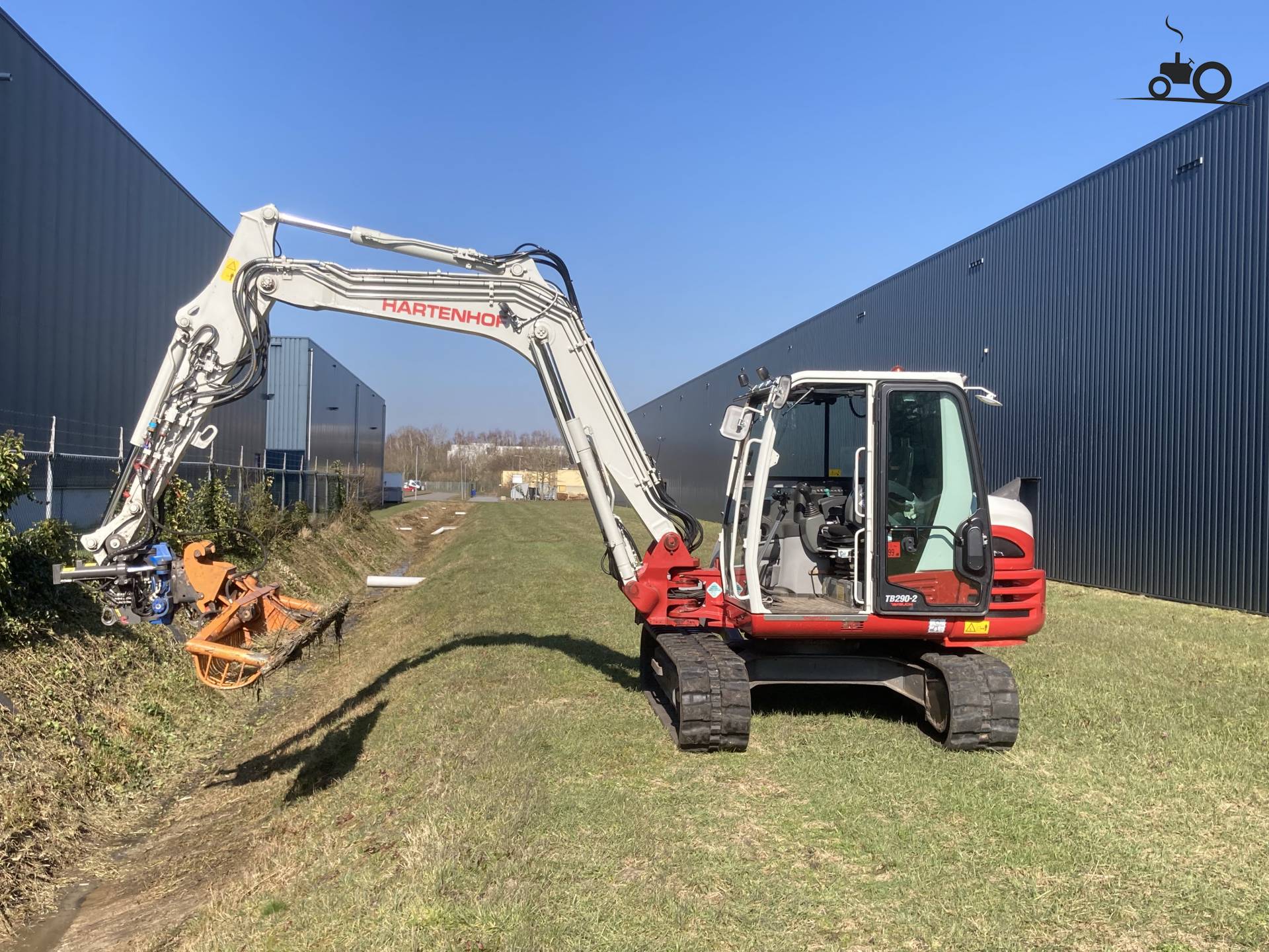 Takeuchi TB 290-2 (tractors)