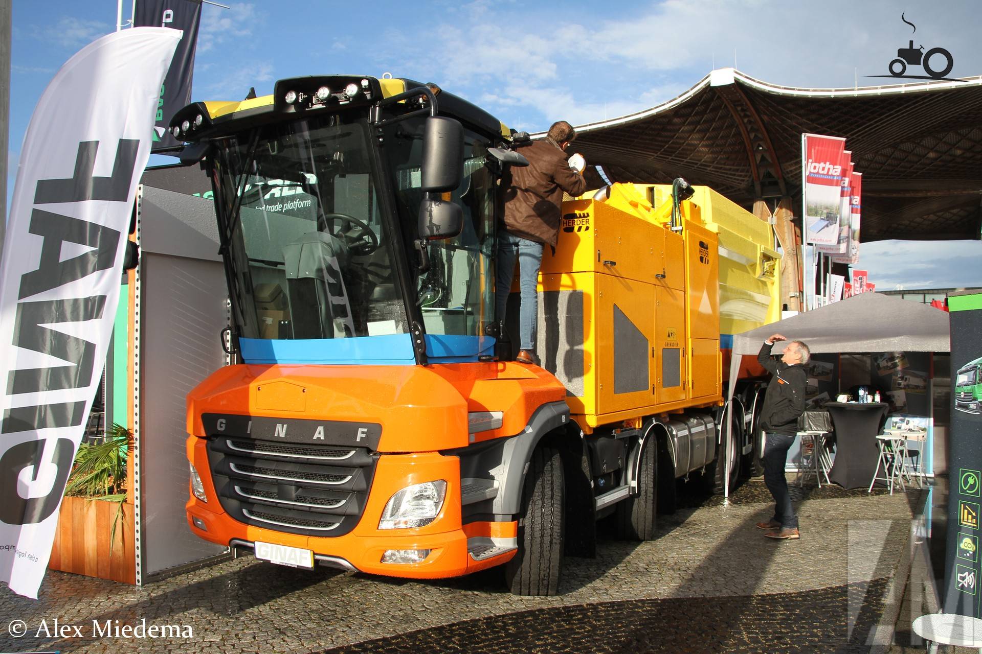 GINAF O6 4341 S-H (vrachtwagen)