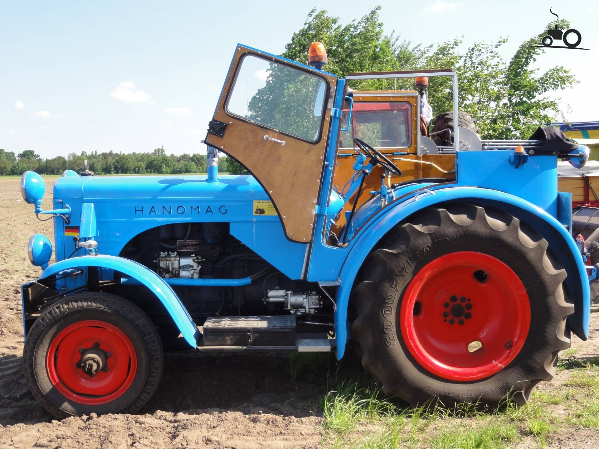 Hanomag R 55 ATK - Laatste Updates, Foto's & Video's