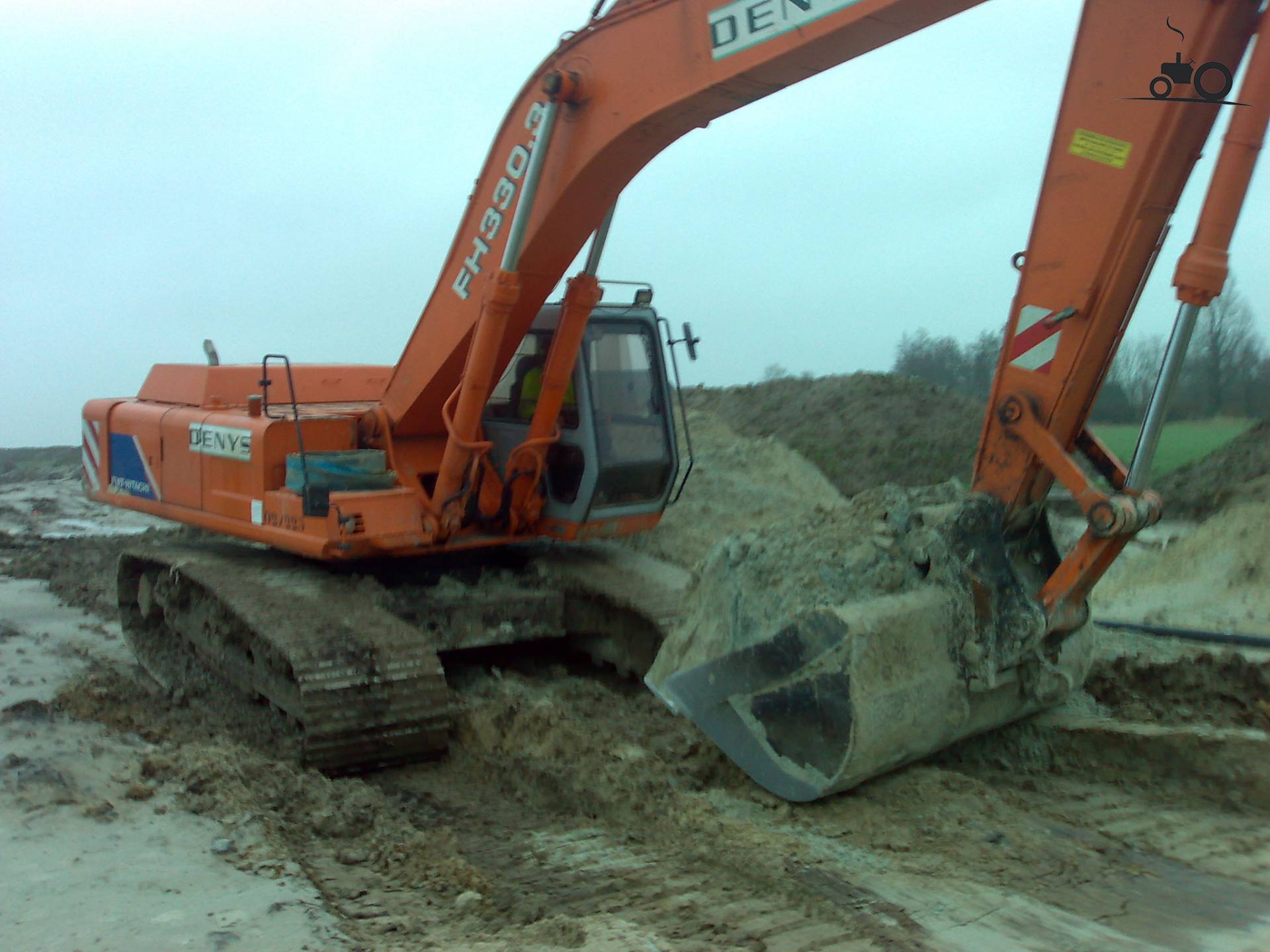 Hitachi EX 330 Fan Club - Specs, Photos, Reviews & Forum