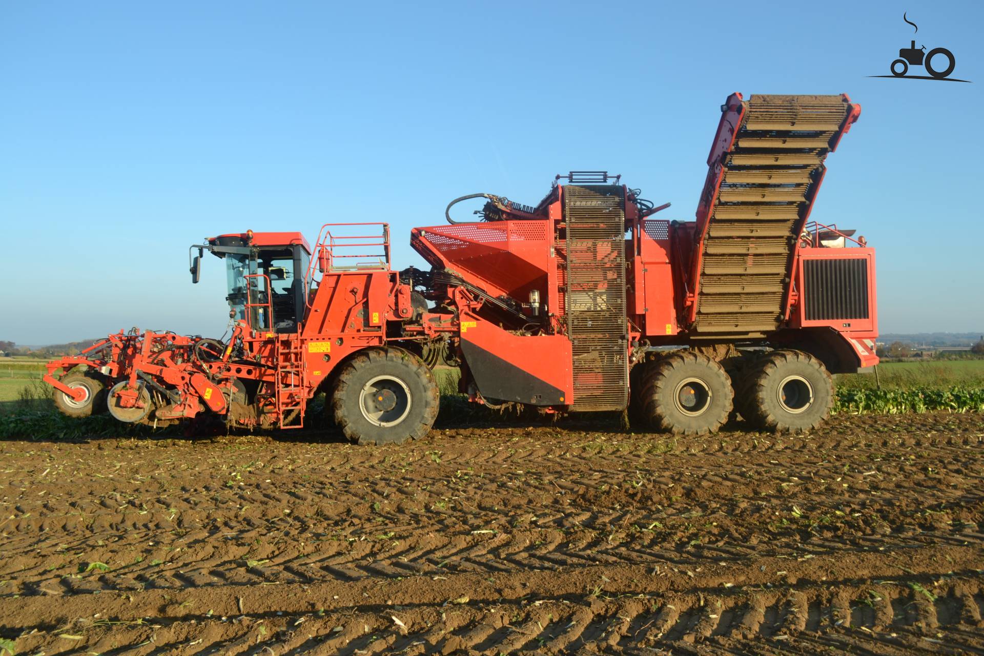 Линда холмер. Свекольный комбайн холмер. Комбайн свеклоуборочный t3. Машины для уборки сахарной свеклы. Г холмер какую страну представлял.