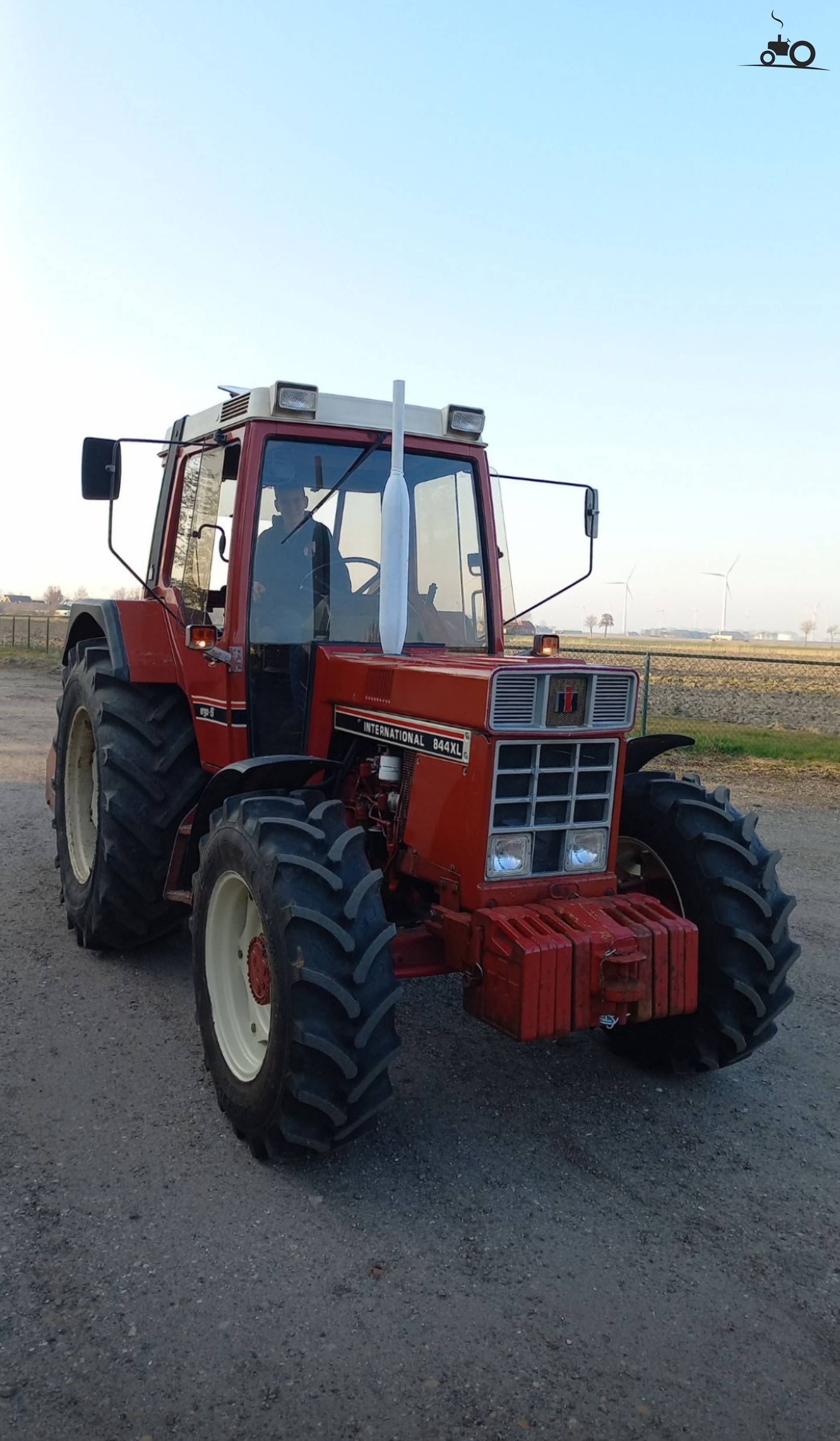International 844 XL