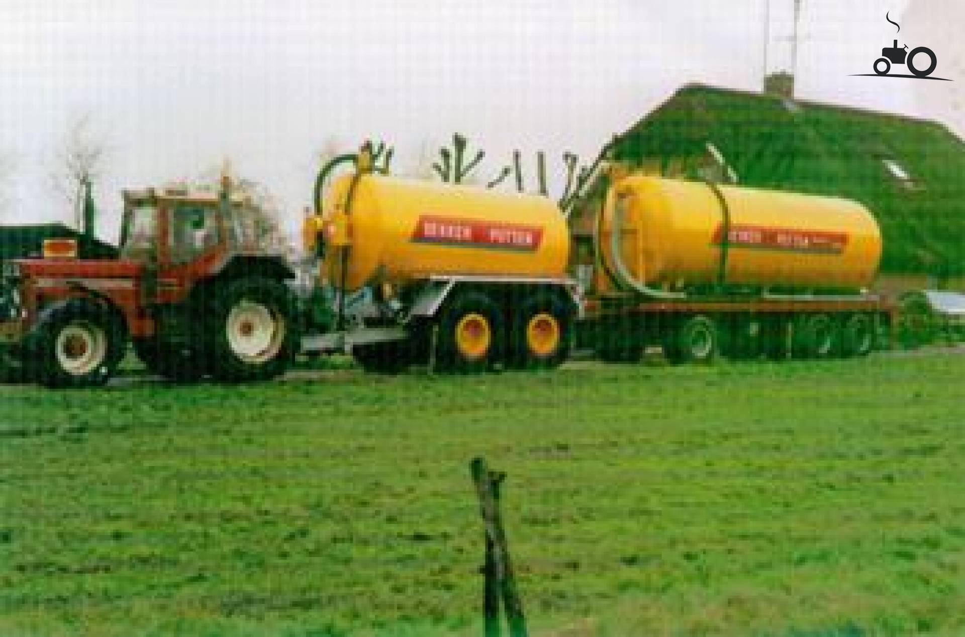 Agricultural machine catches fire in Haps