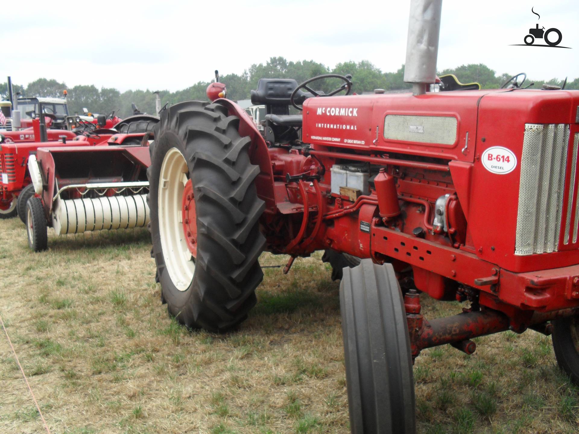 International B 614 - United Kingdom - Tractor Picture #476011