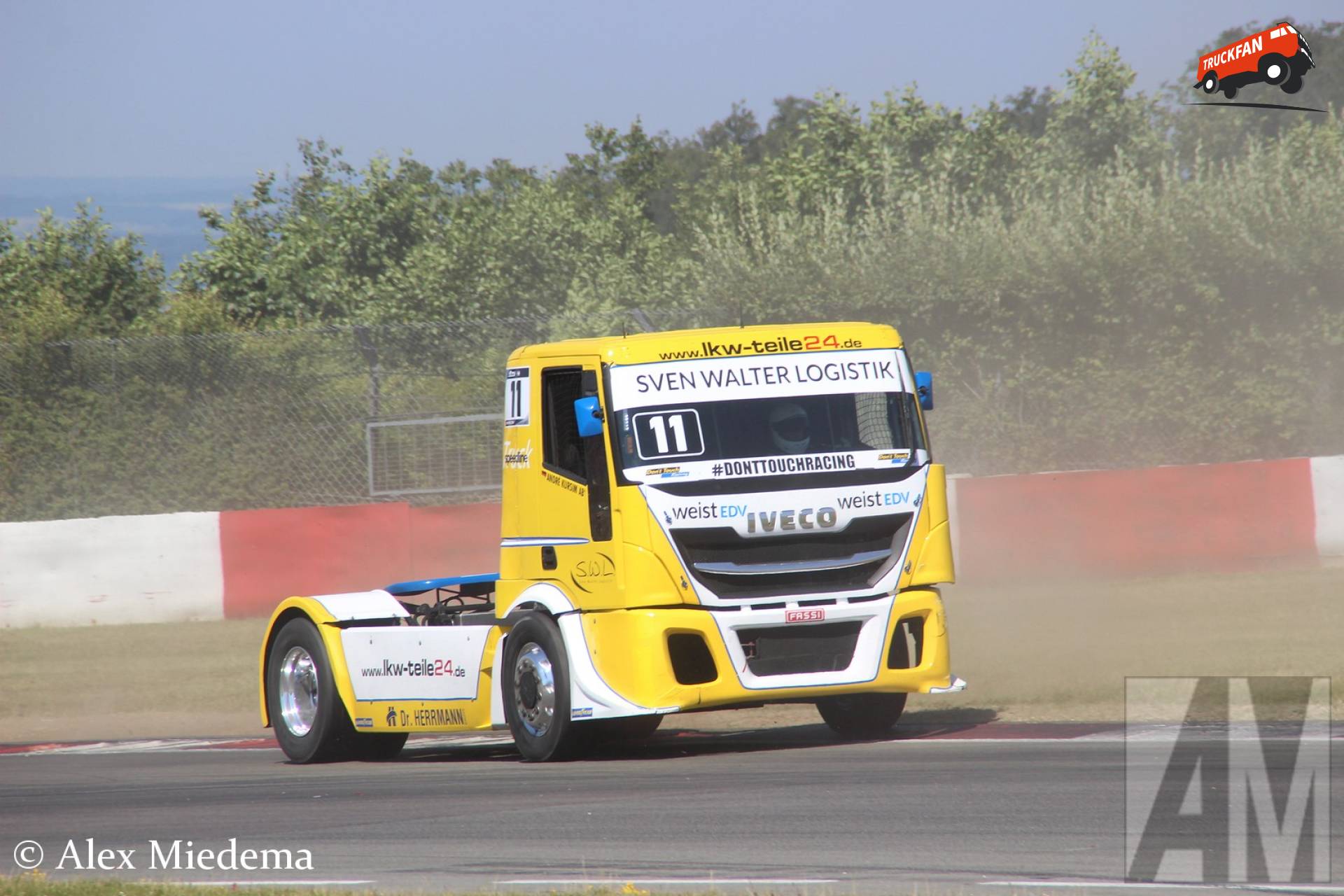 foto-iveco-stralis-van-sven-walter-logistik-e-k