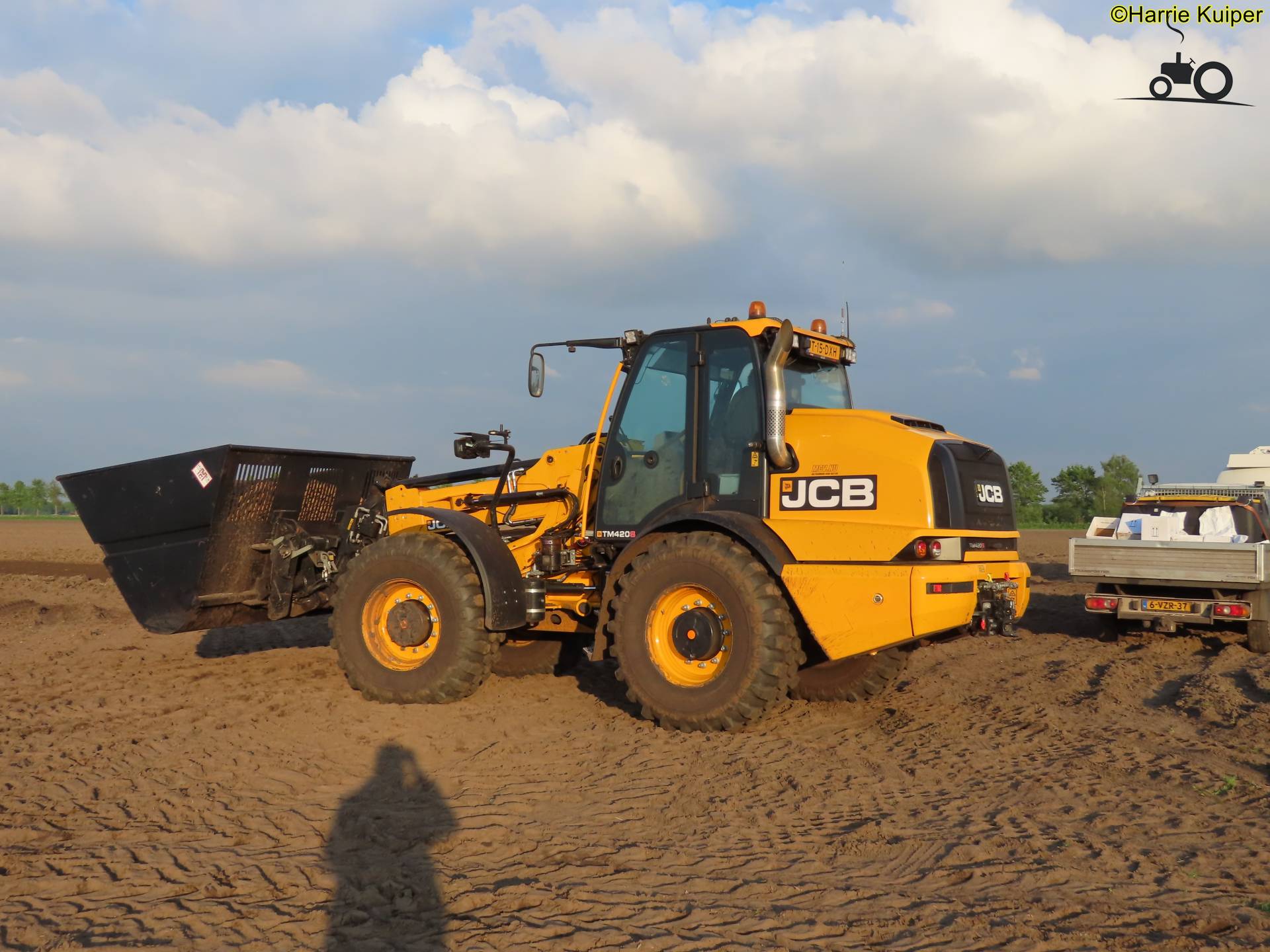 Foto JCB TM 320 van Mencke Landbouw BV