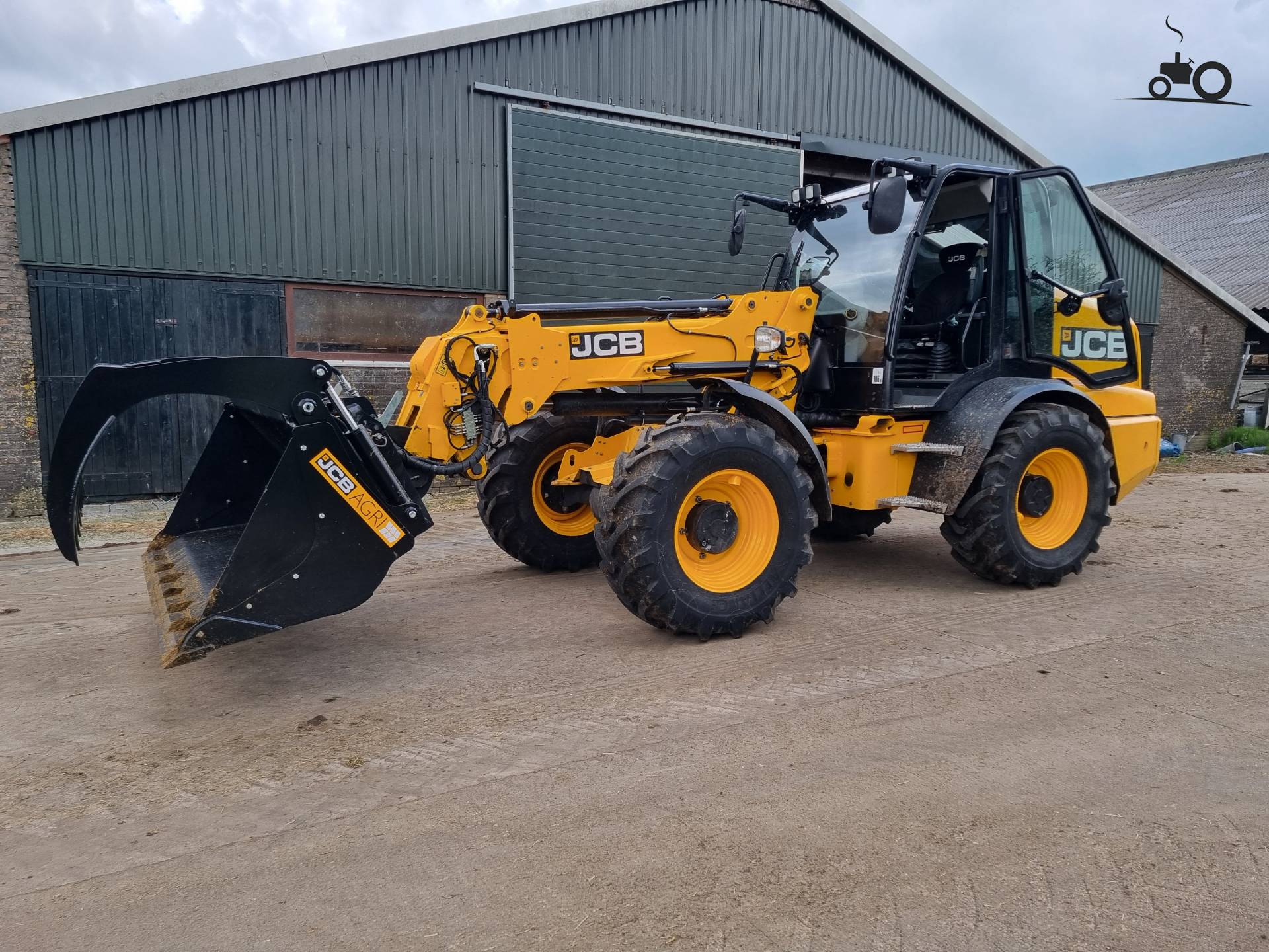 Foto JCB TM 320 #1570442