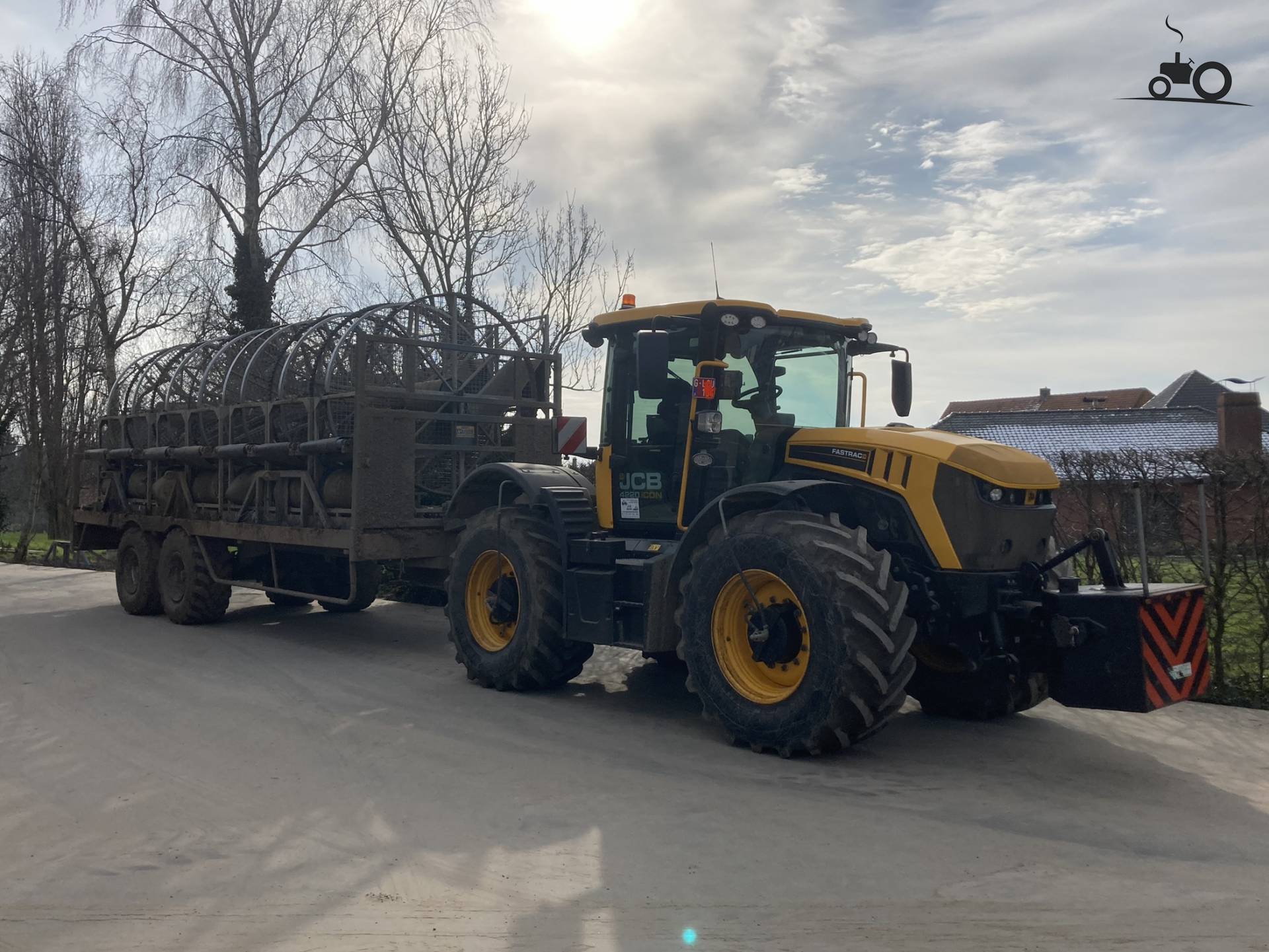 JCB Fastrac 4220 - Latest Updates, Photos & Videos - Page 1