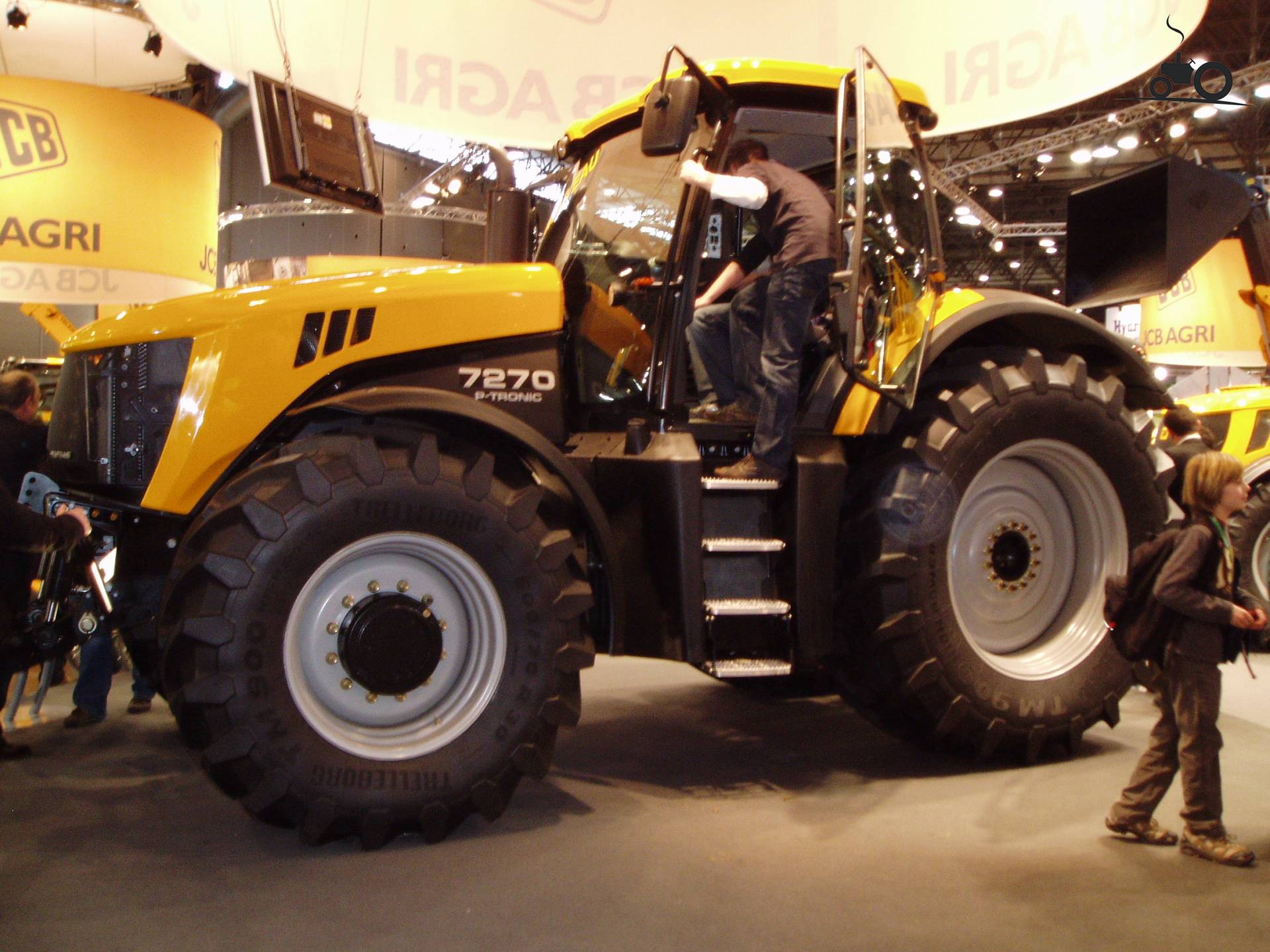 JCB Fastrac 7270 - United Kingdom - Tractor picture #206796