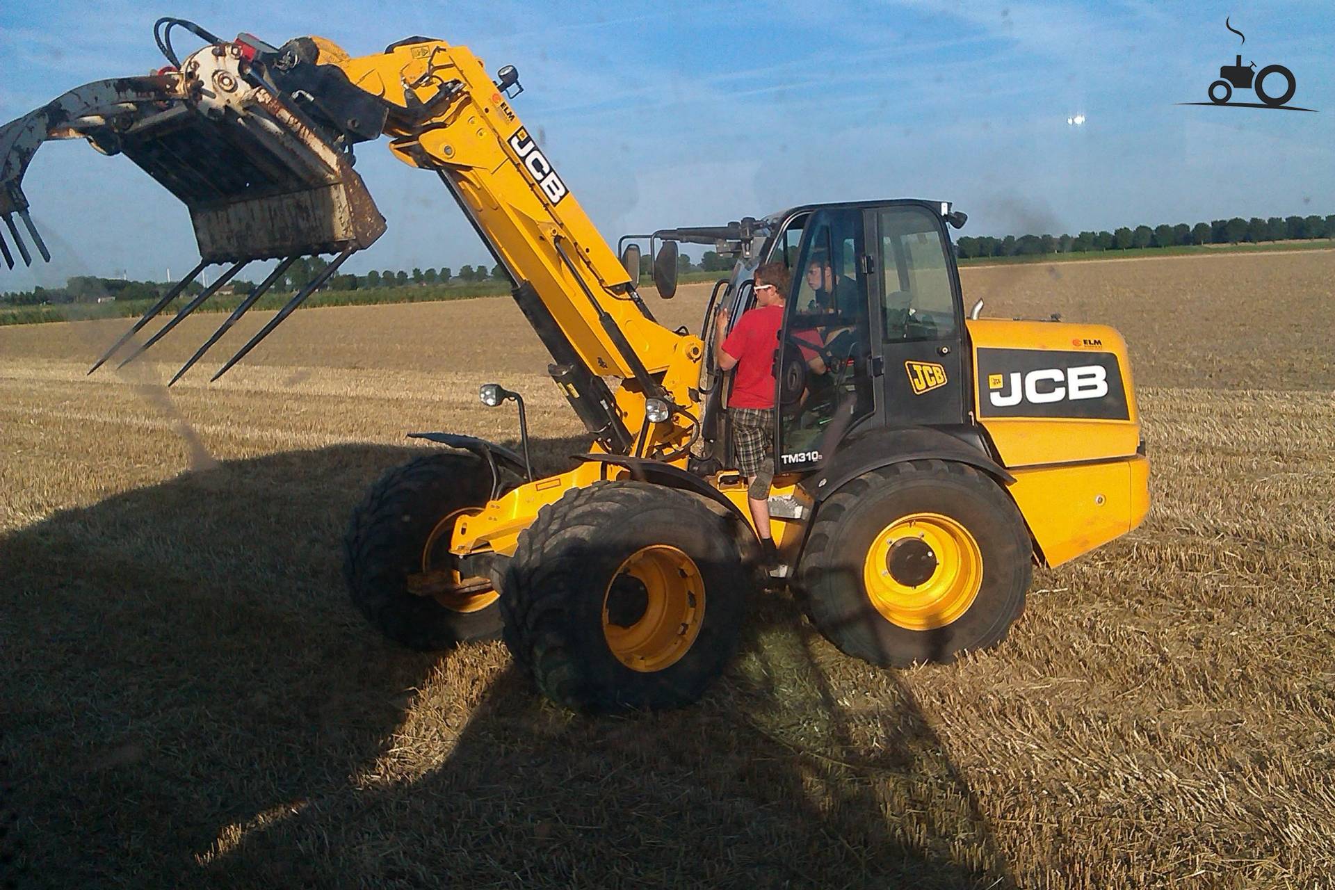 foto-jcb-tm-310-710610