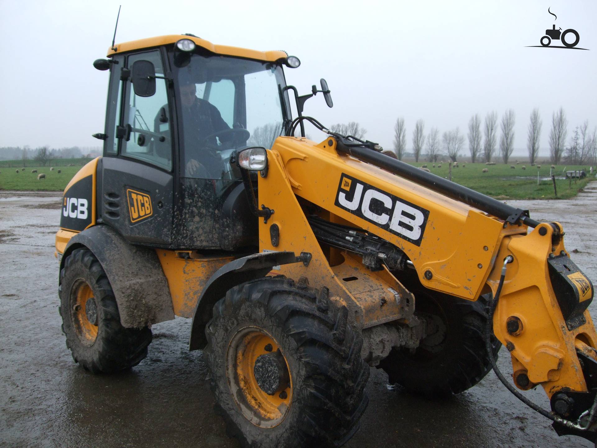 jcb-tm-220-united-kingdom-tractor-picture-722206