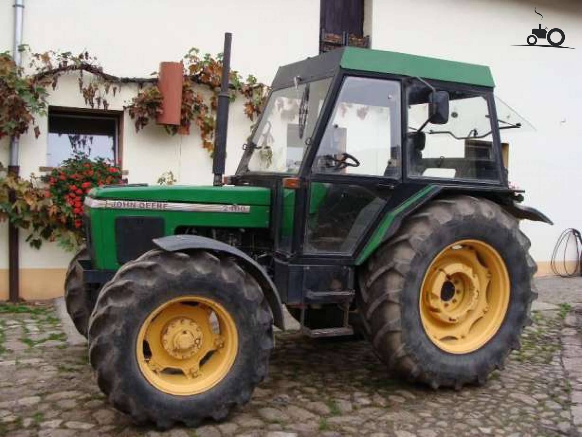 Foto John Deere 2400 #1196611