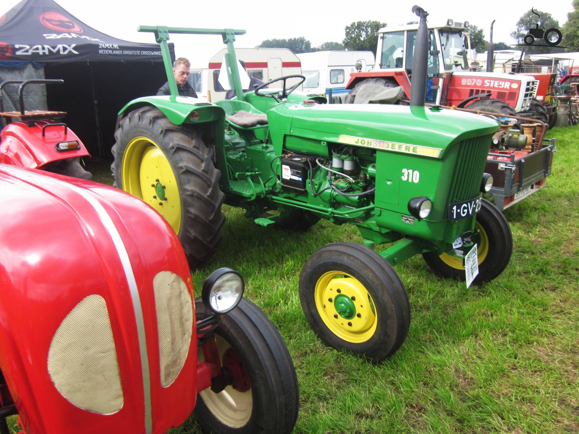 John Deere 310 France Tracteur image 1207955