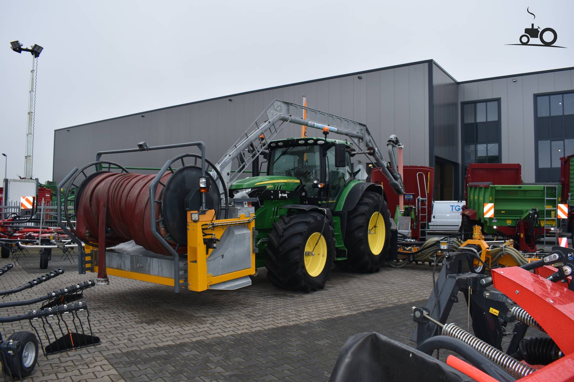 Foto John Deere 6215R #1327200