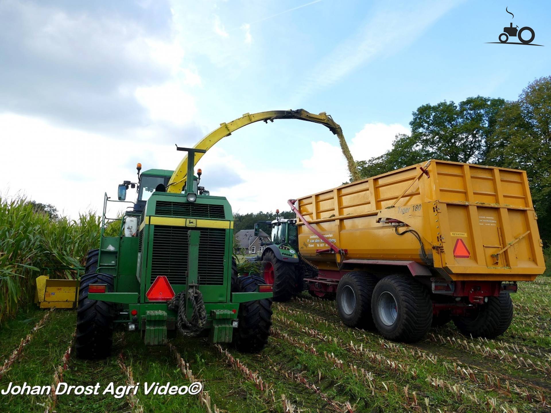 John Deere 6850 - Laatste Updates, Foto's & Video's - Pagina 1