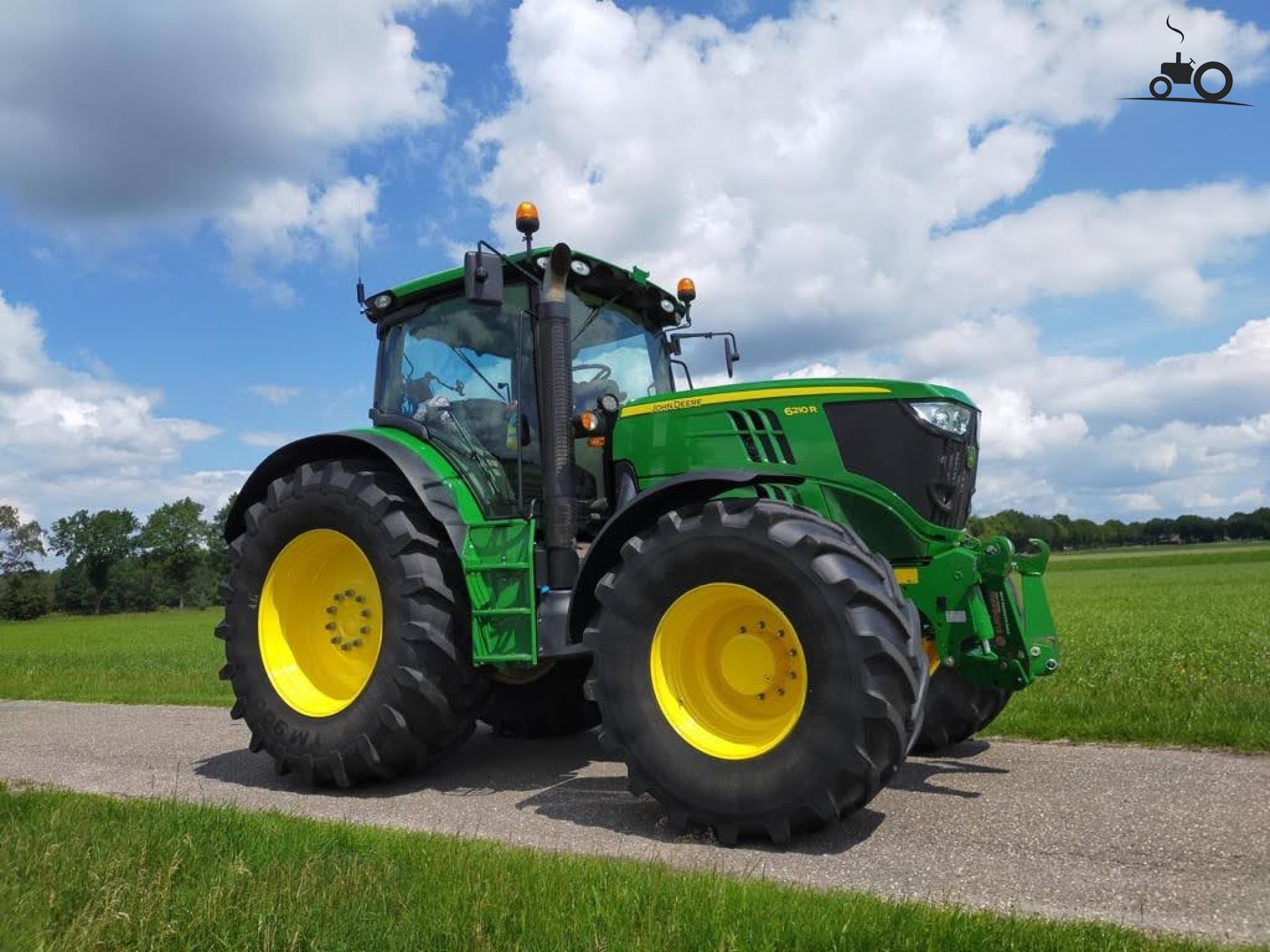 Foto John Deere 6210R Van Lamberink