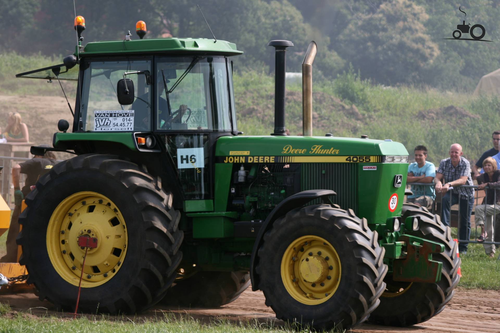 John Deere 4055