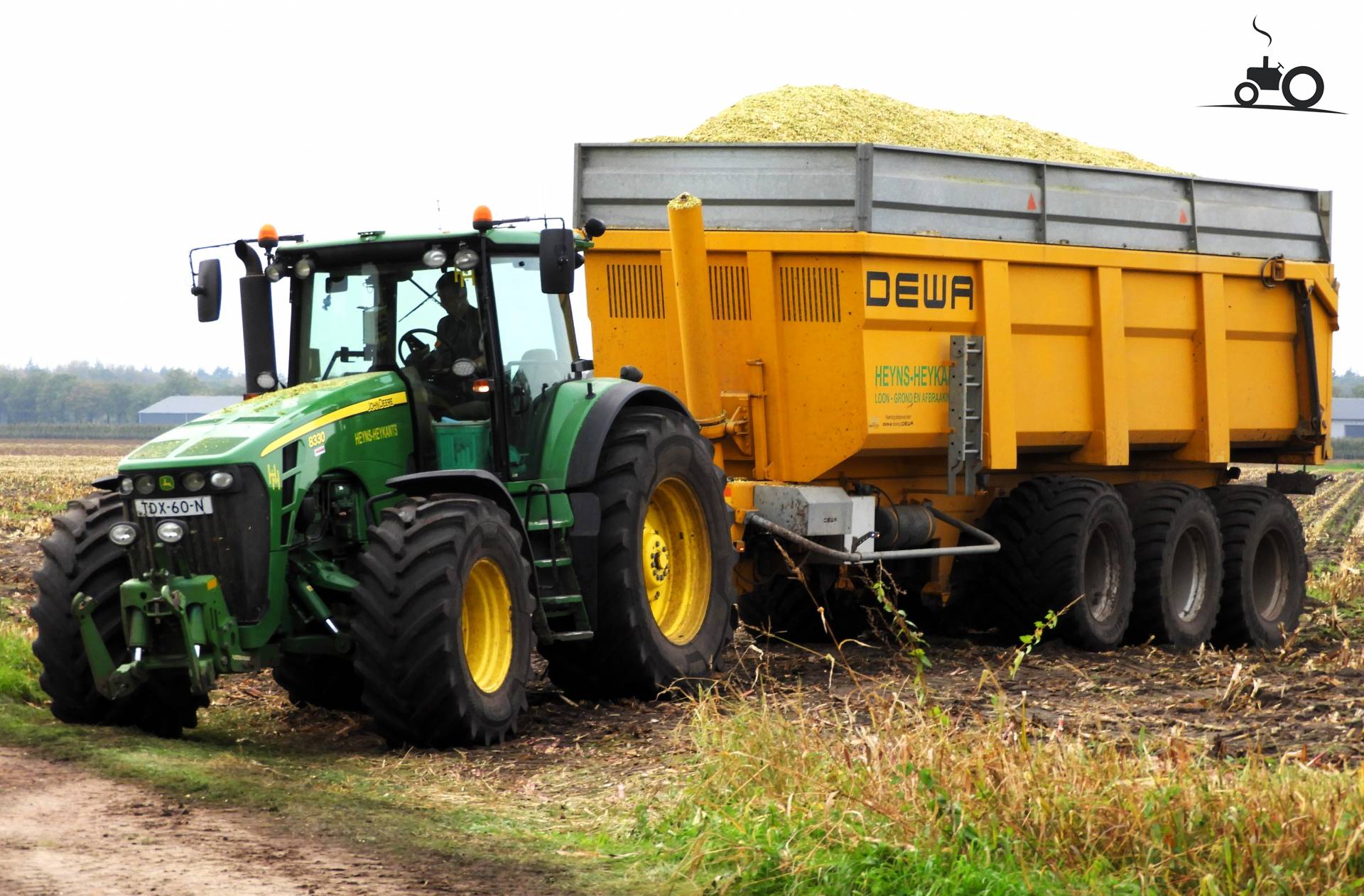 Foto John Deere 8330 1542918