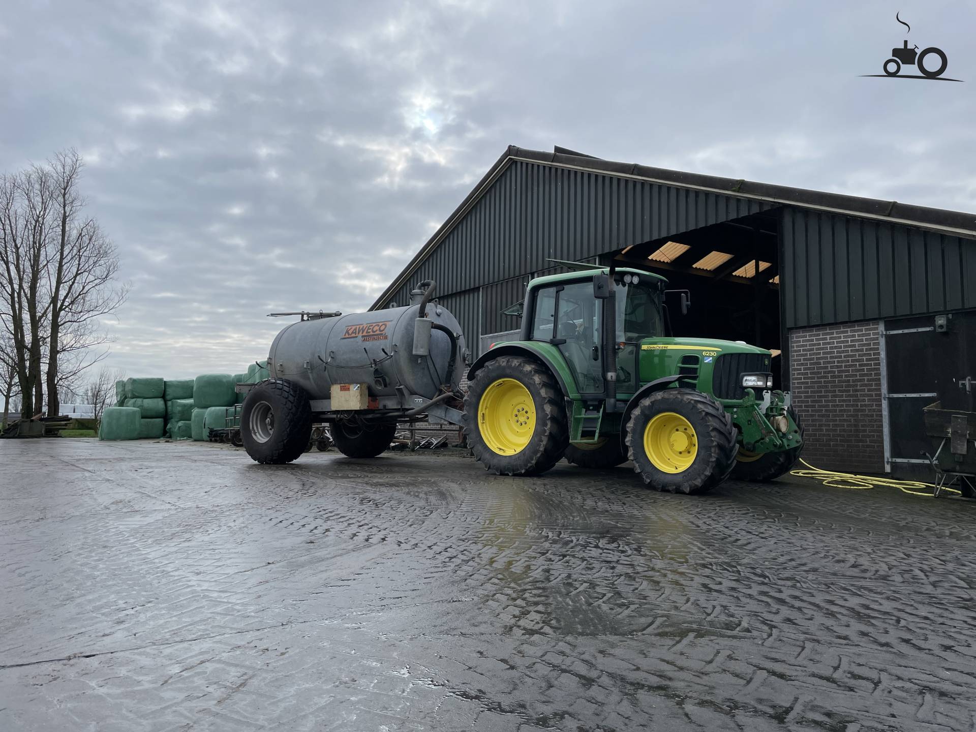 John Deere 6230