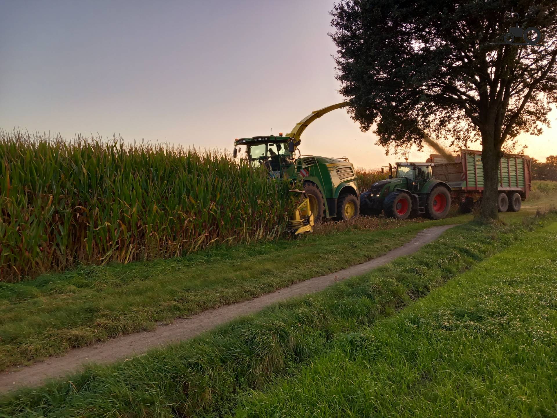 Foto John Deere 8500i Van Van Den Hout