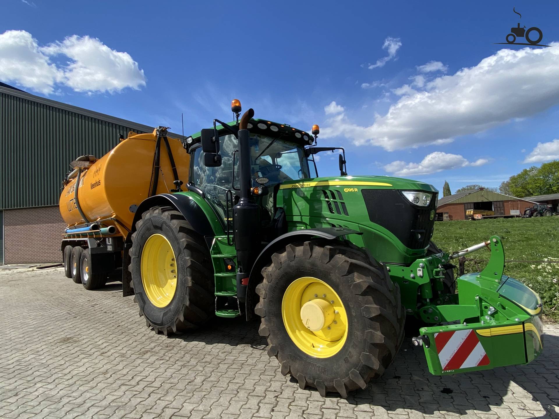 Foto John Deere 6195R van Loonbedrijf lamberink