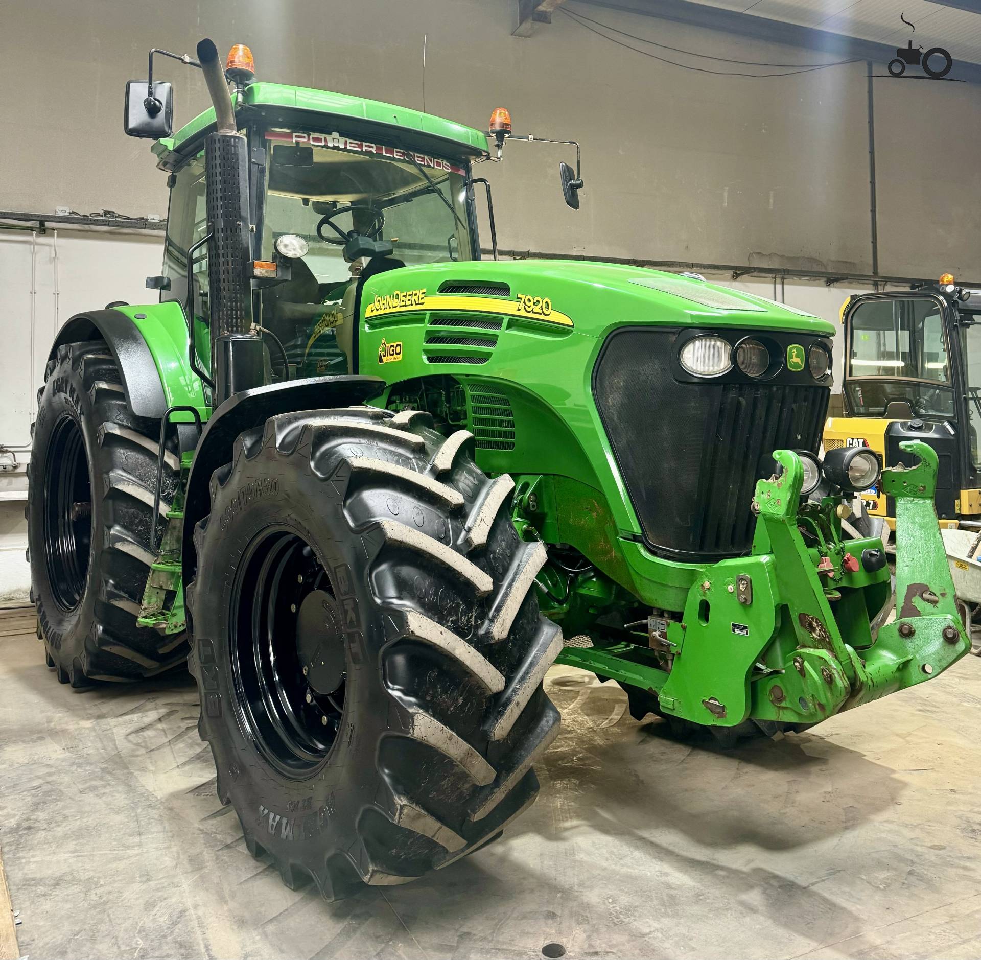 John Deere 7920