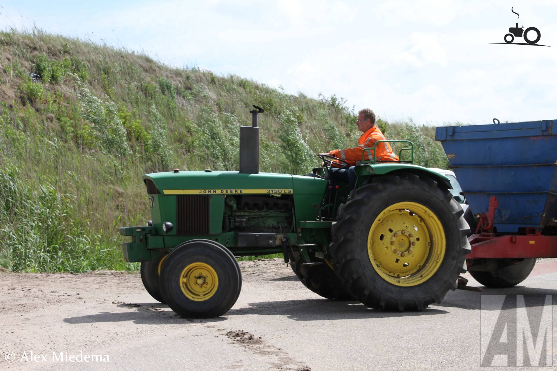 John Deere 3130