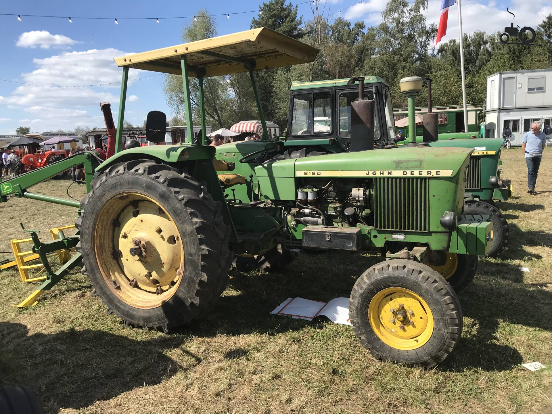John Deere 2120 - Laatste Updates, Foto's & Video's - Pagina 1